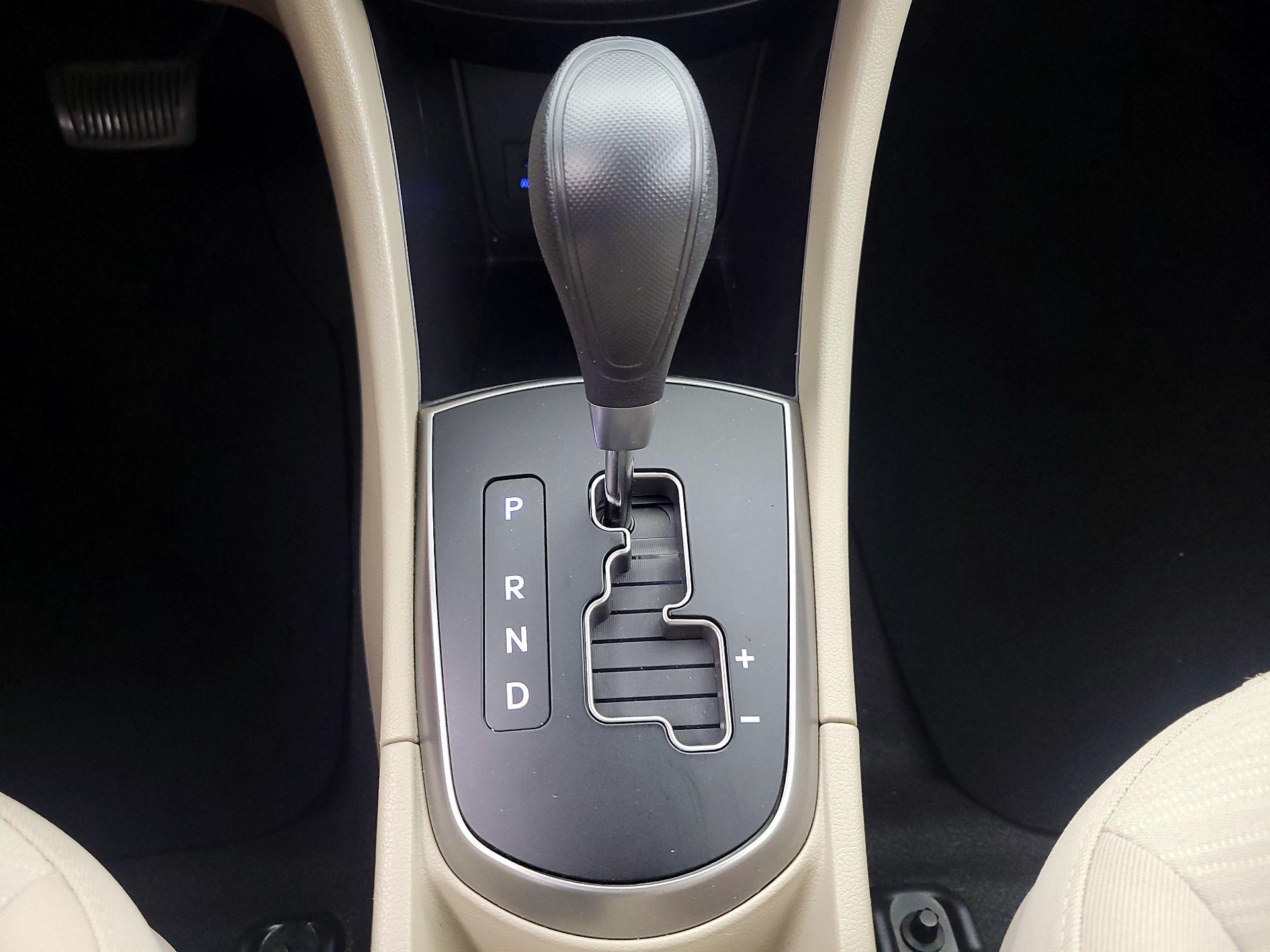 Thumbnail: 2017 Hyundai Accent - 16