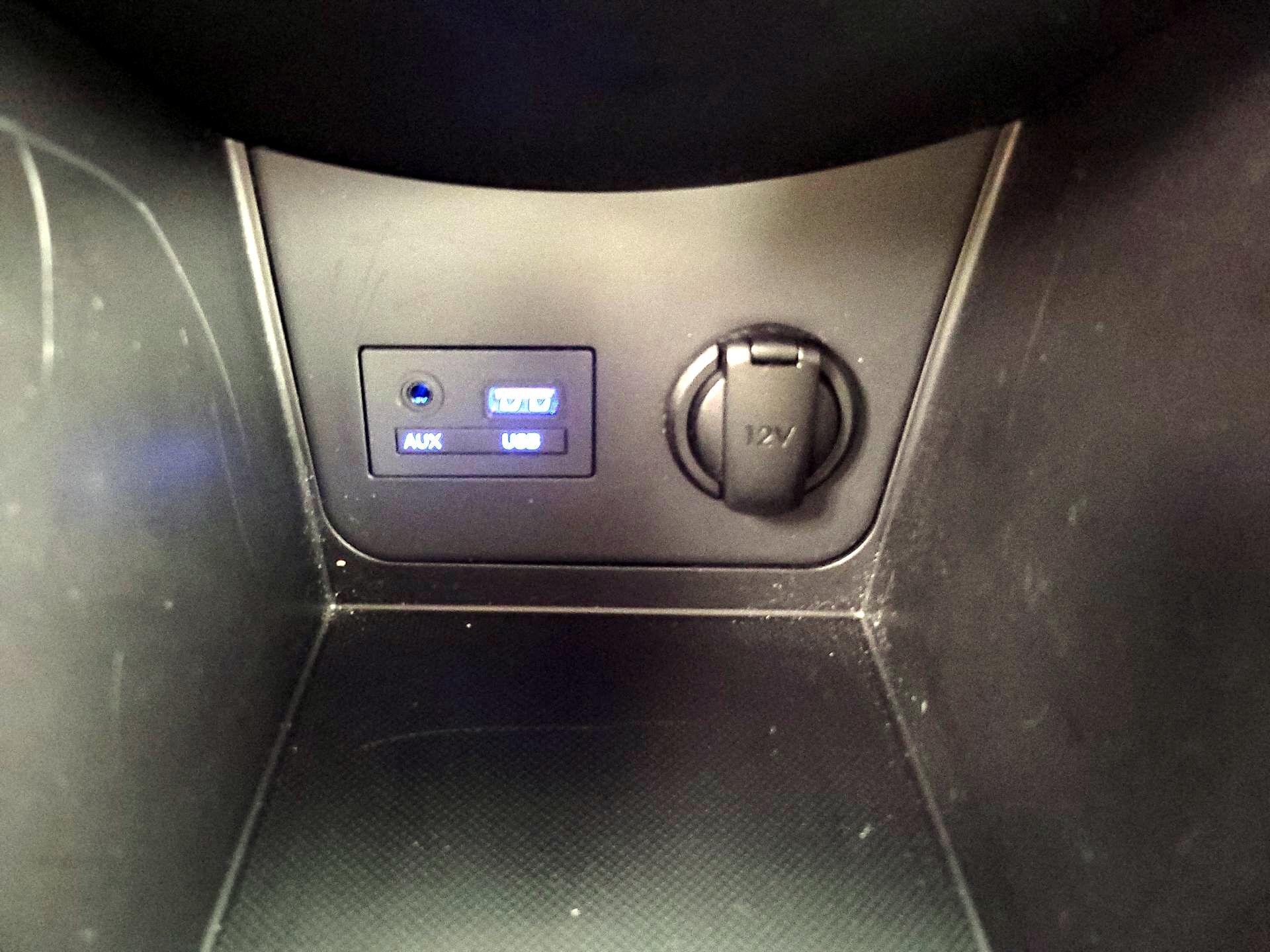 Thumbnail: 2017 Hyundai Accent - 17