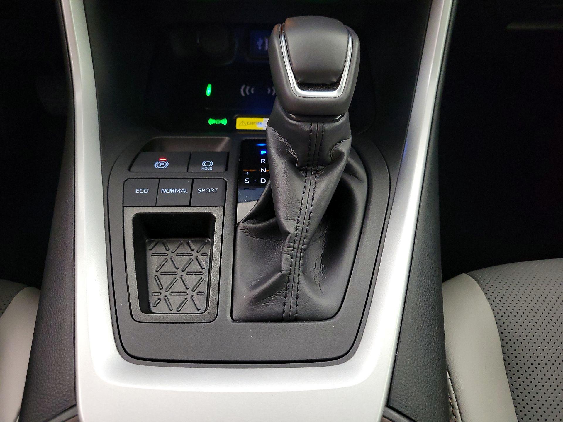 Thumbnail: 2025 Toyota RAV4 - 17