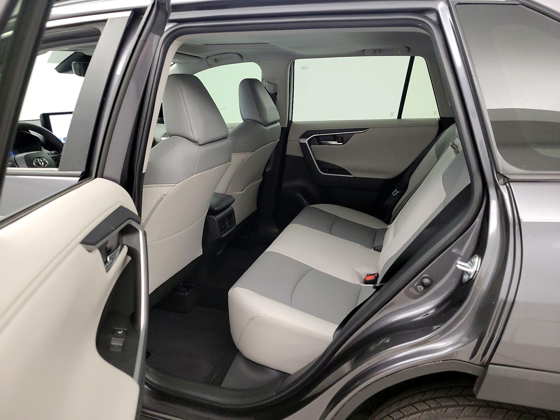 Thumbnail: 2025 Toyota RAV4 - 20