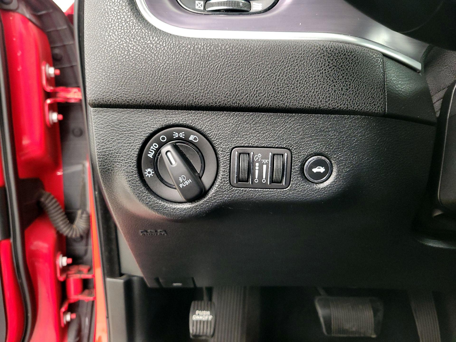 Thumbnail: 2018 Dodge Charger - 13