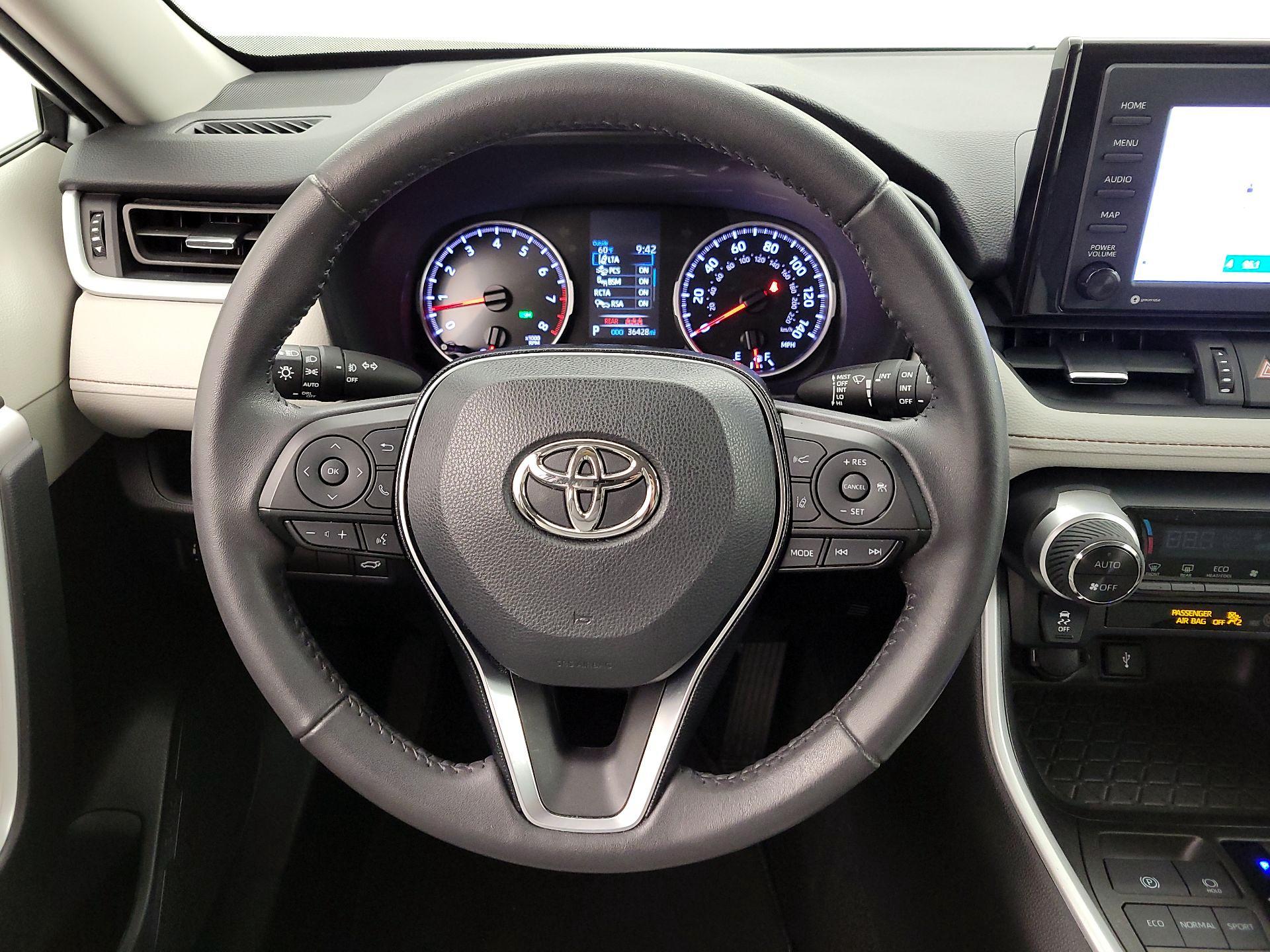 Thumbnail: 2021 Toyota RAV4 - 10