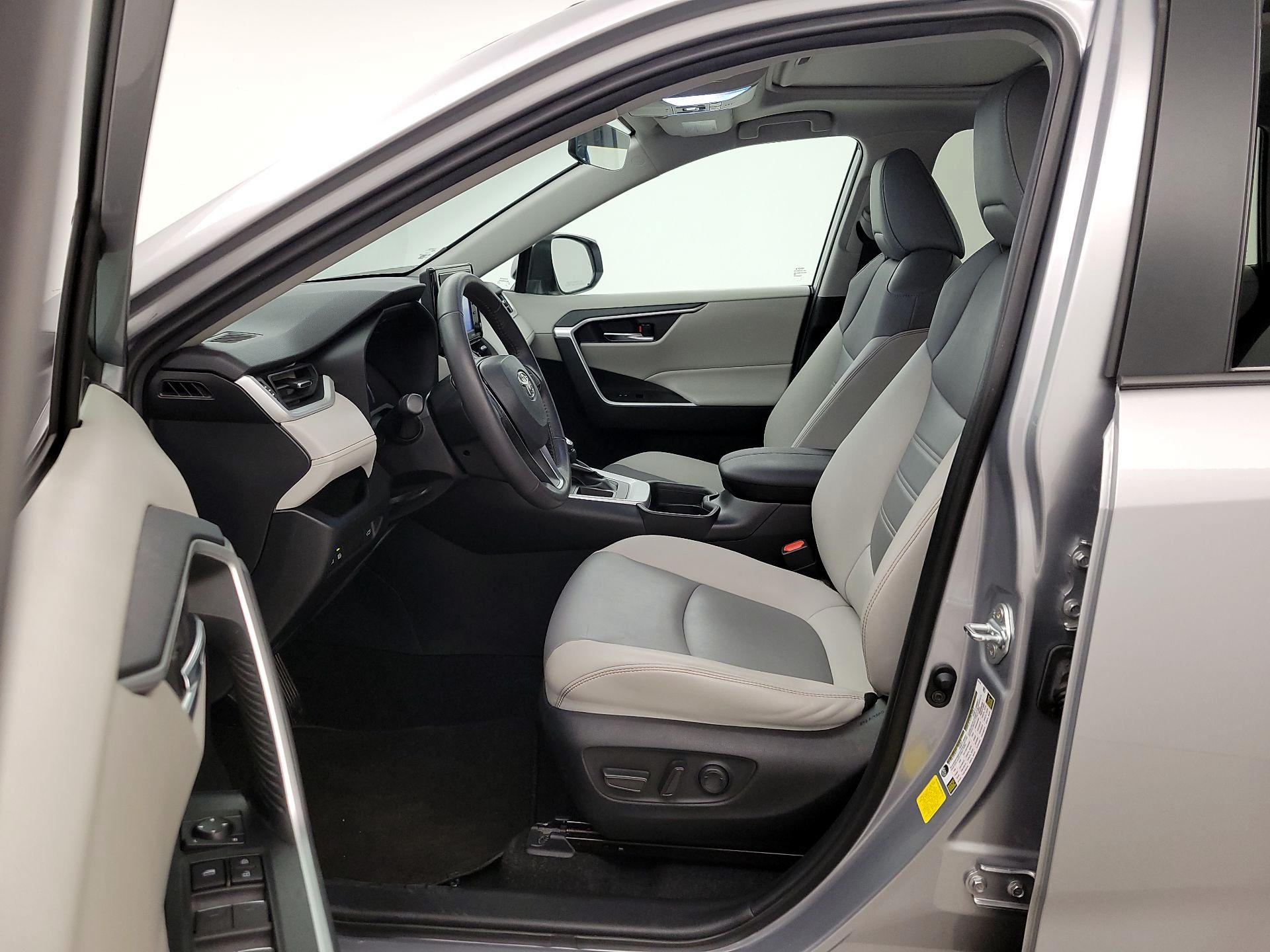 Thumbnail: 2021 Toyota RAV4 - 11