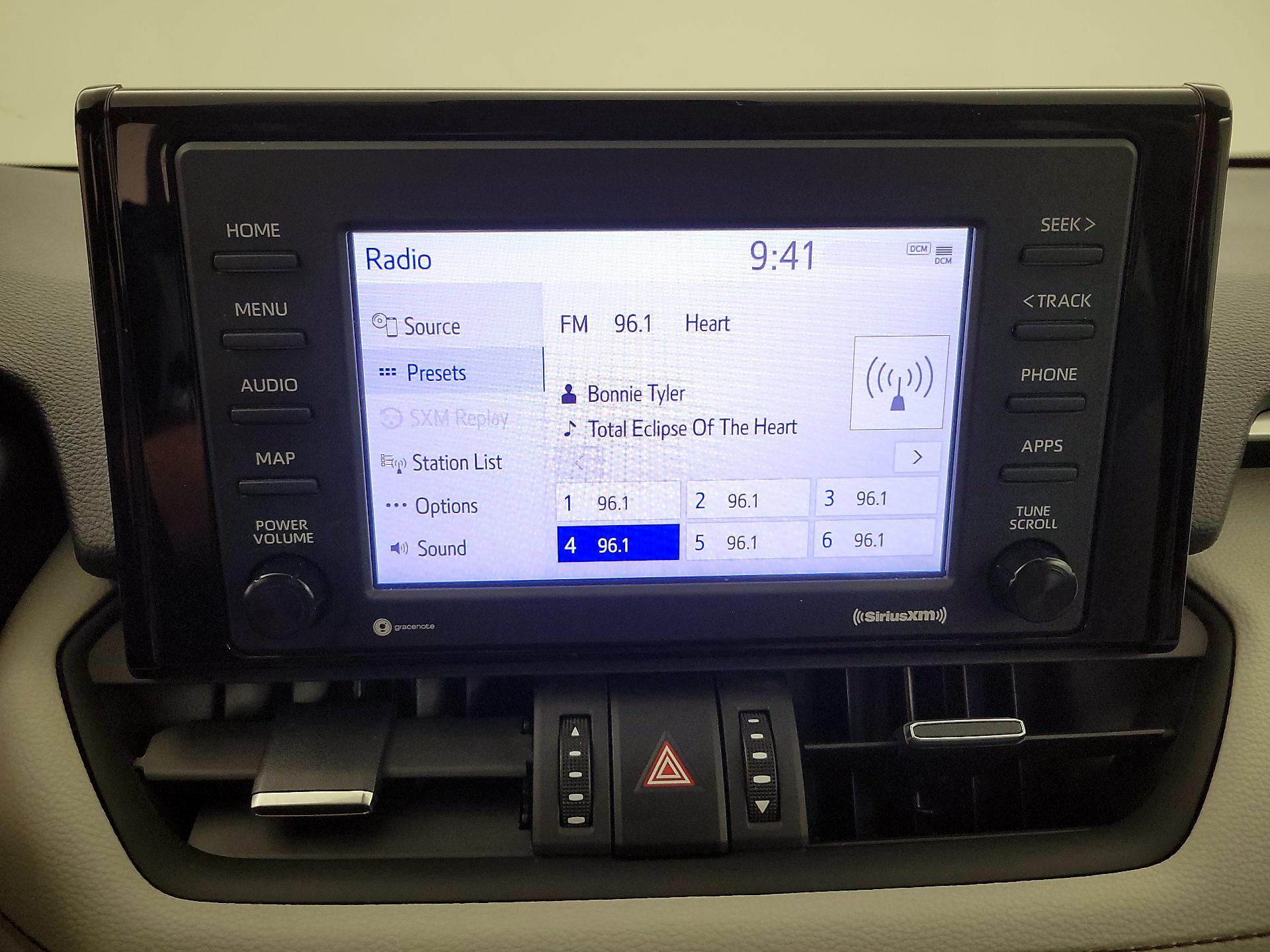 Thumbnail: 2021 Toyota RAV4 - 15