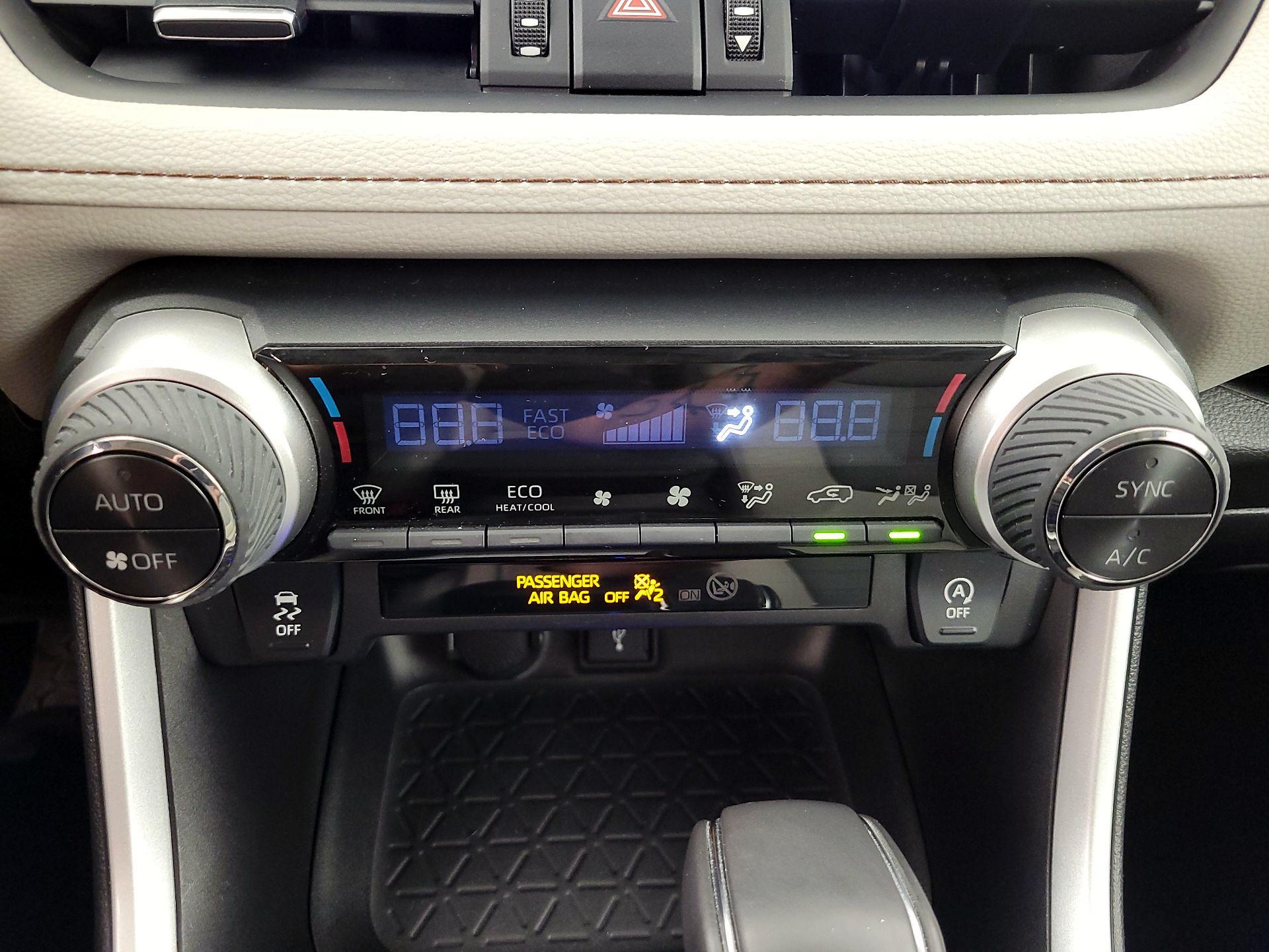 Thumbnail: 2021 Toyota RAV4 - 16