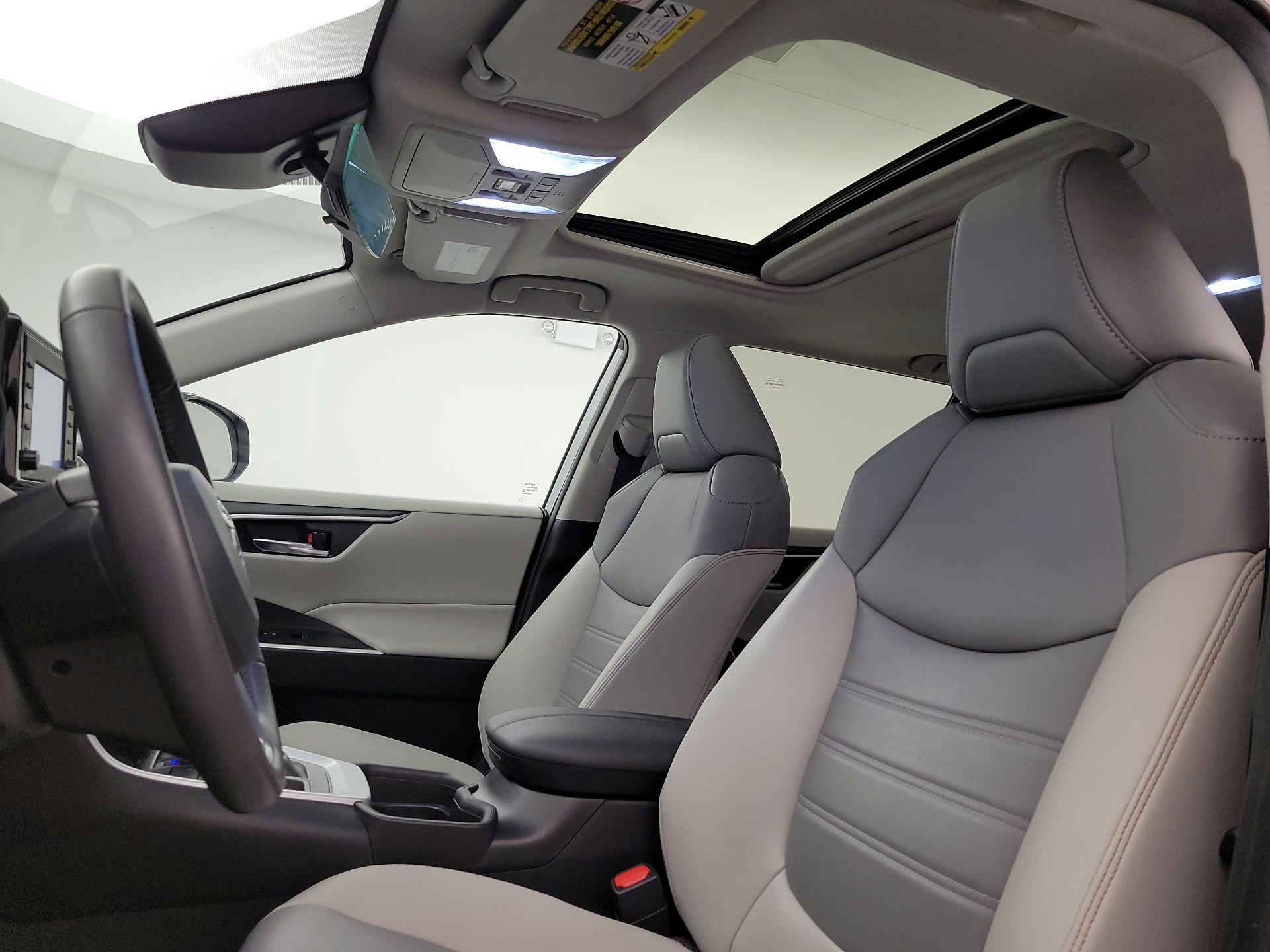 Thumbnail: 2021 Toyota RAV4 - 19