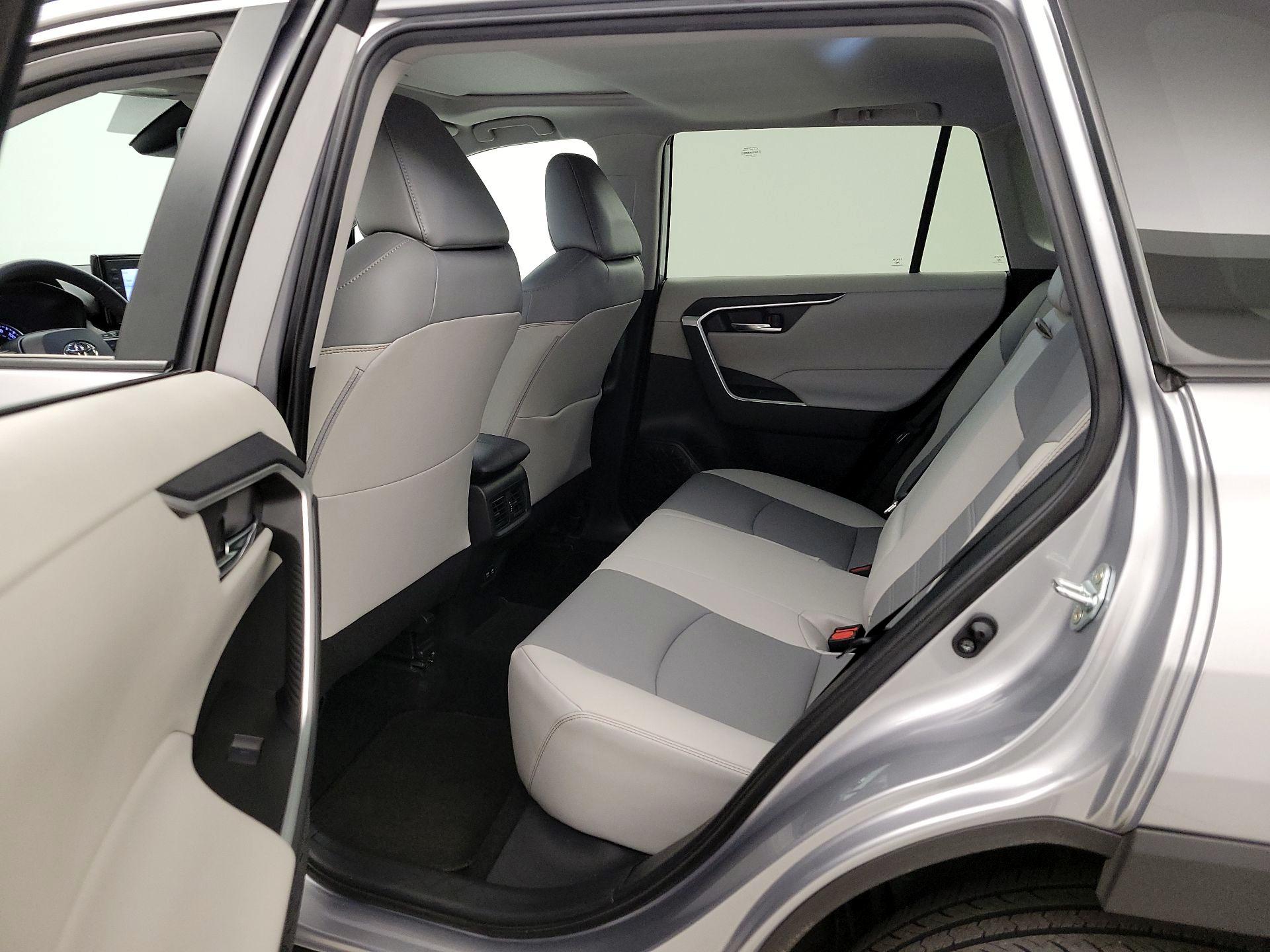 Thumbnail: 2021 Toyota RAV4 - 20