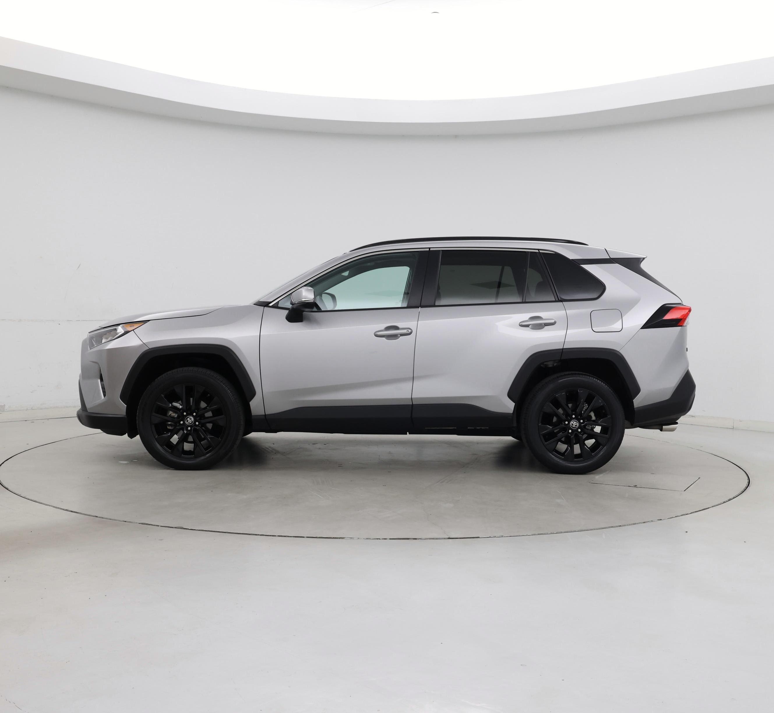 Thumbnail: 2021 Toyota RAV4 - 3