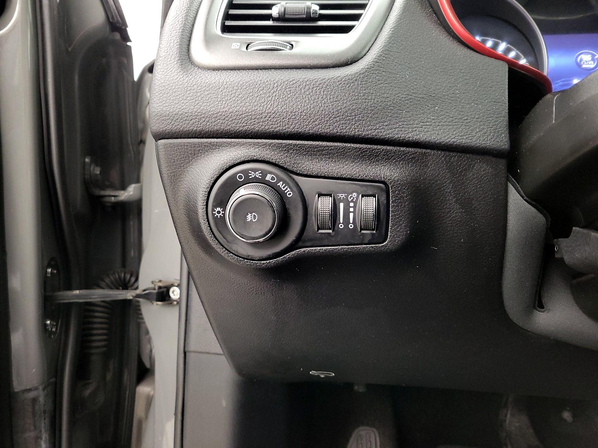 Thumbnail: 2020 Jeep Compass - 13