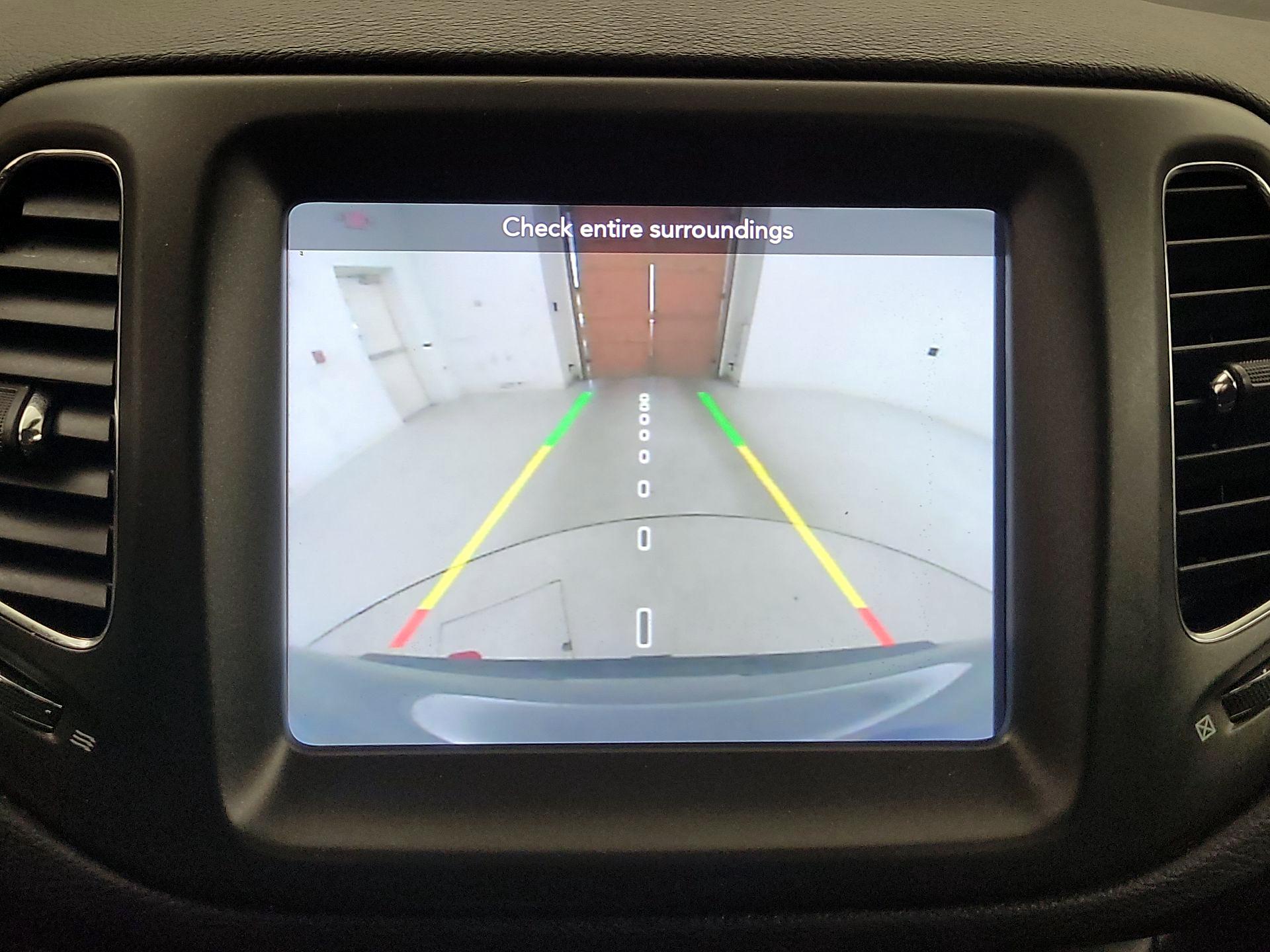 Thumbnail: 2020 Jeep Compass - 14