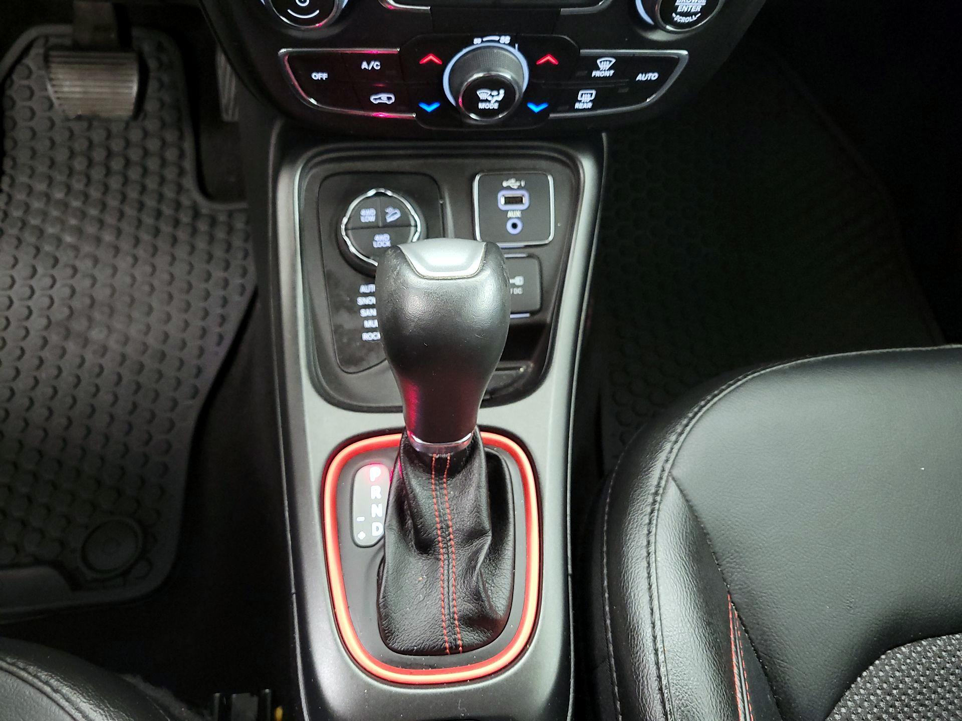 Thumbnail: 2020 Jeep Compass - 17