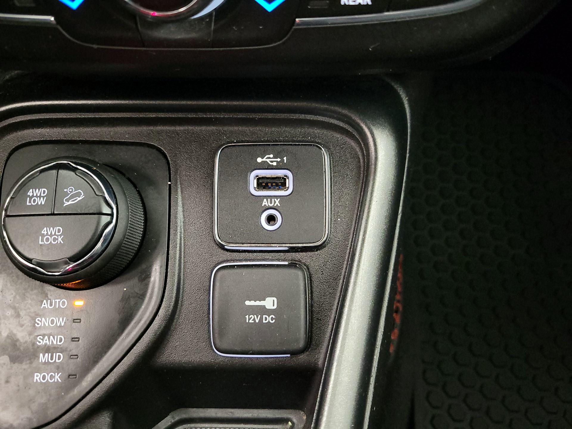 Thumbnail: 2020 Jeep Compass - 18