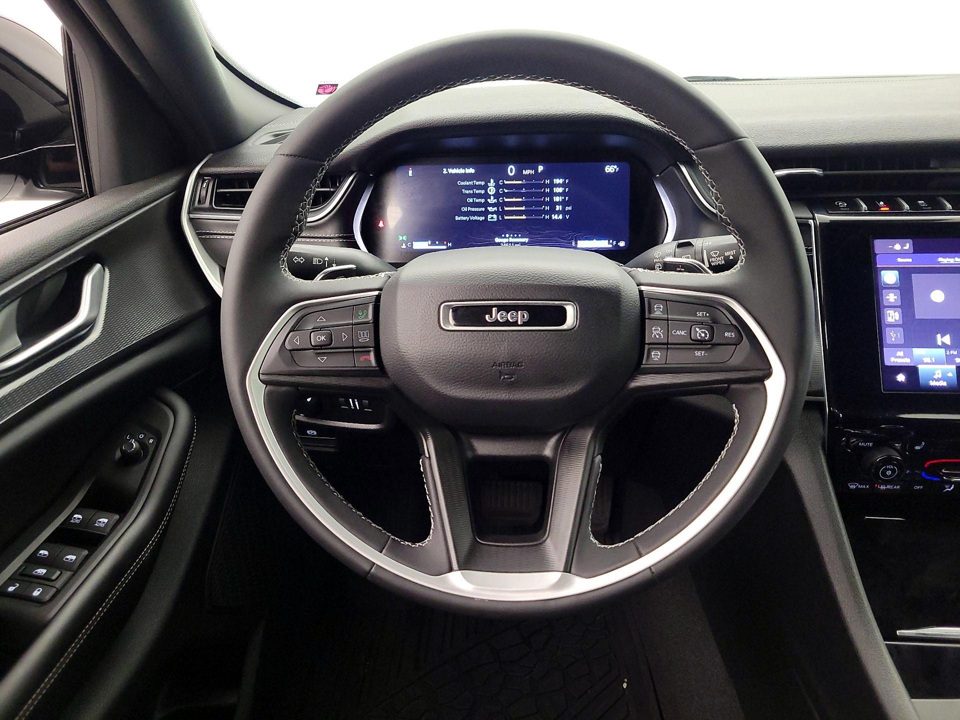 Thumbnail: 2023 Jeep Grand Cherokee - 10