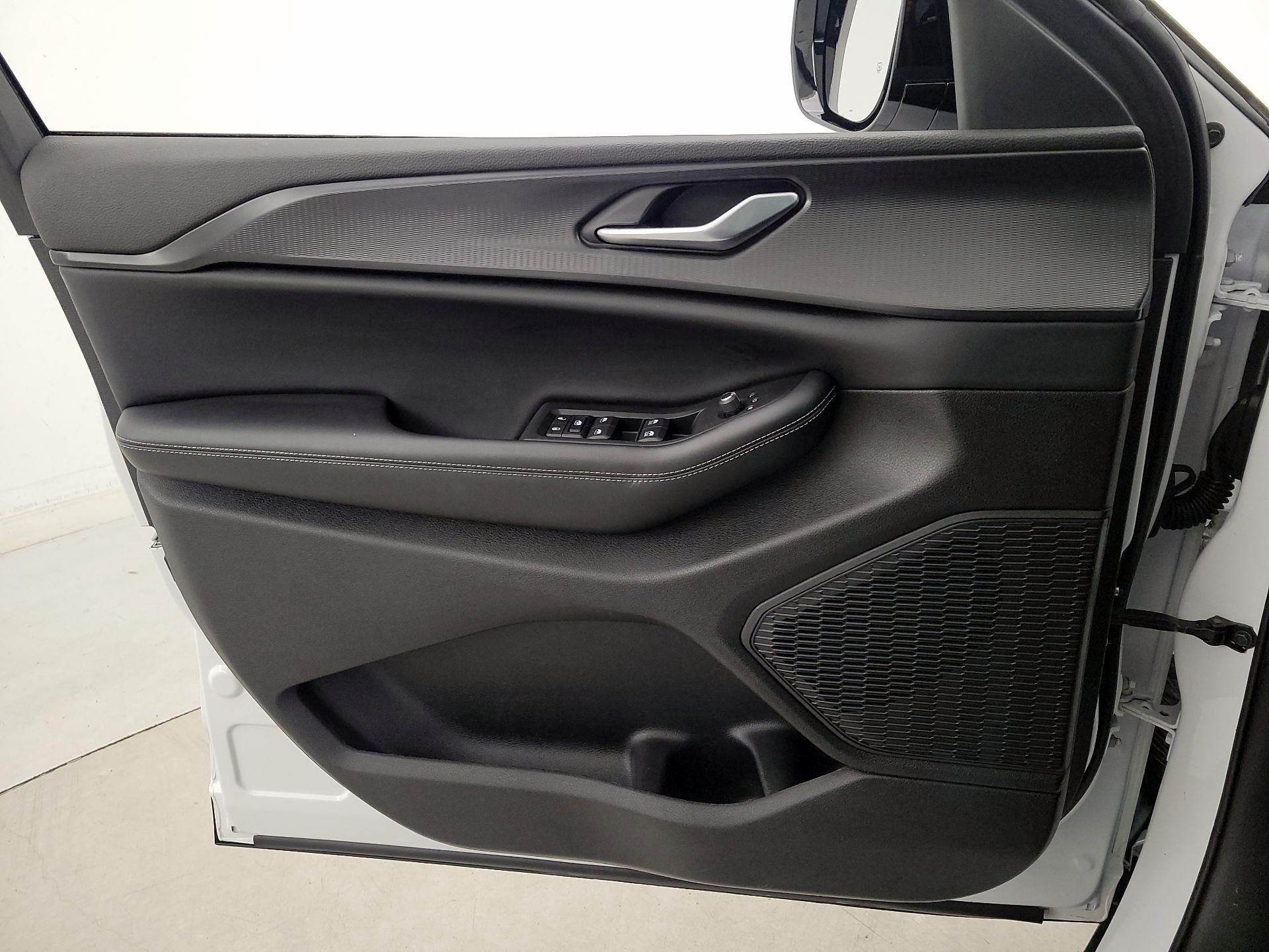 Thumbnail: 2023 Jeep Grand Cherokee - 12