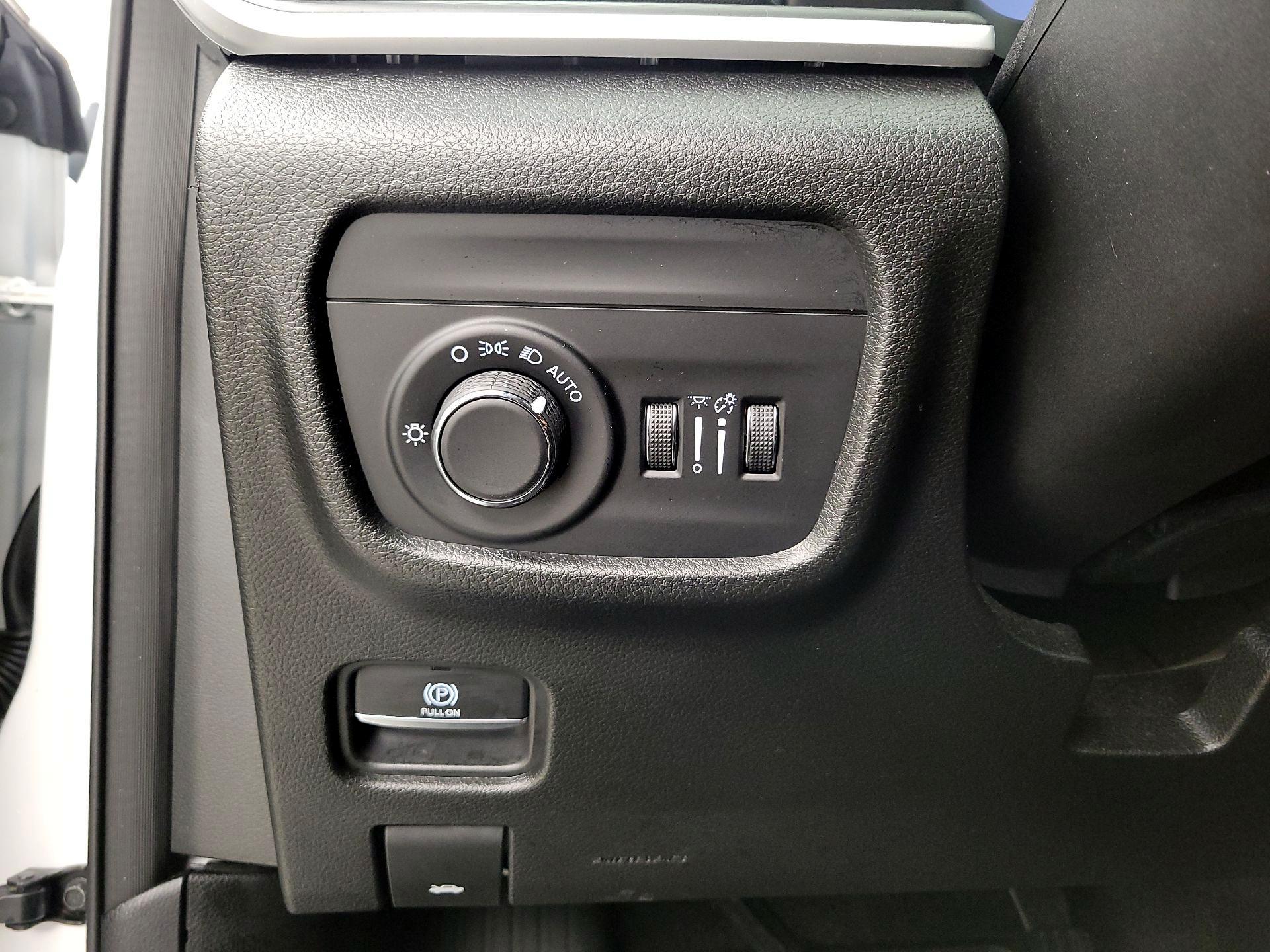 Thumbnail: 2023 Jeep Grand Cherokee - 13