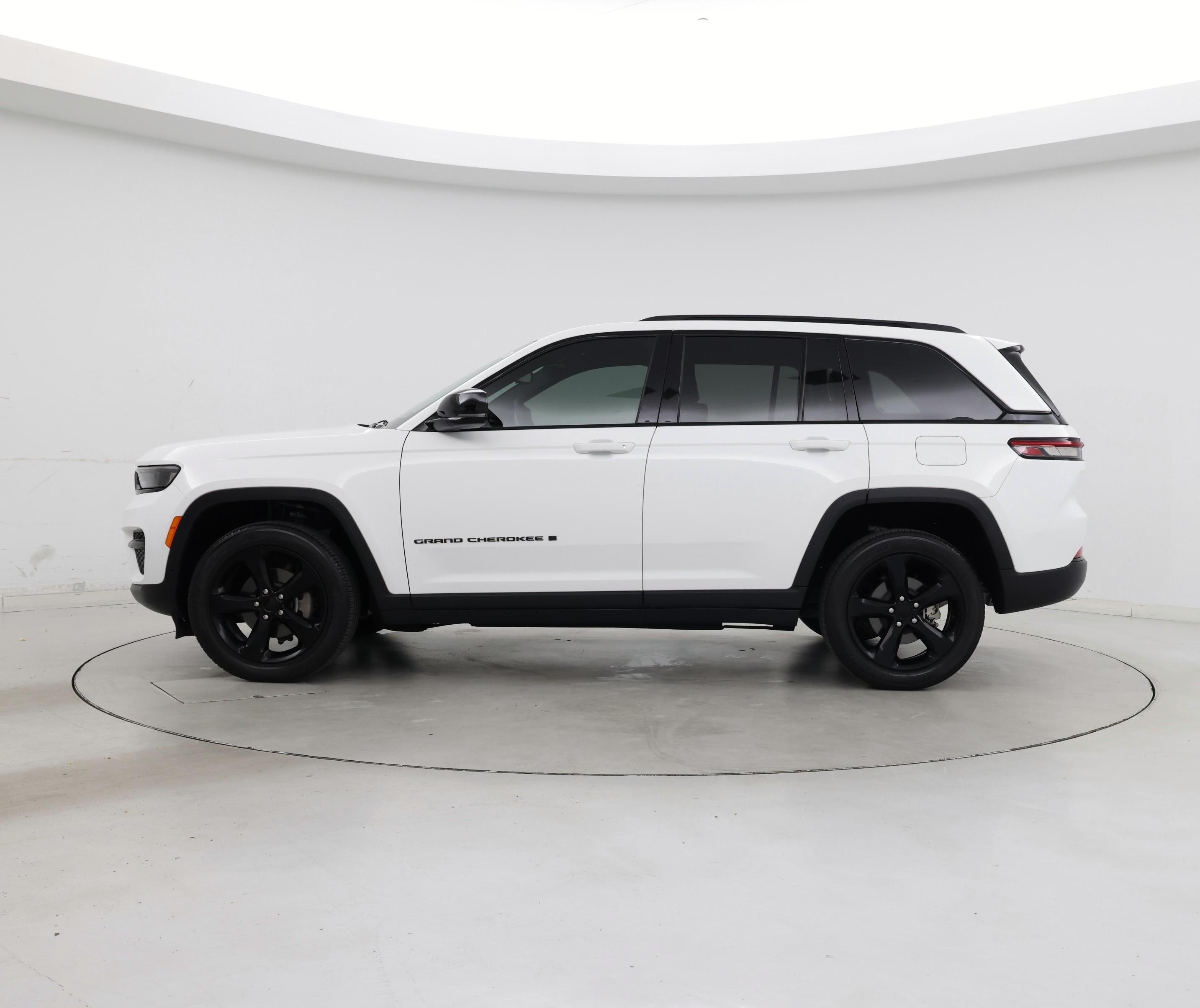 Thumbnail: 2023 Jeep Grand Cherokee - 3