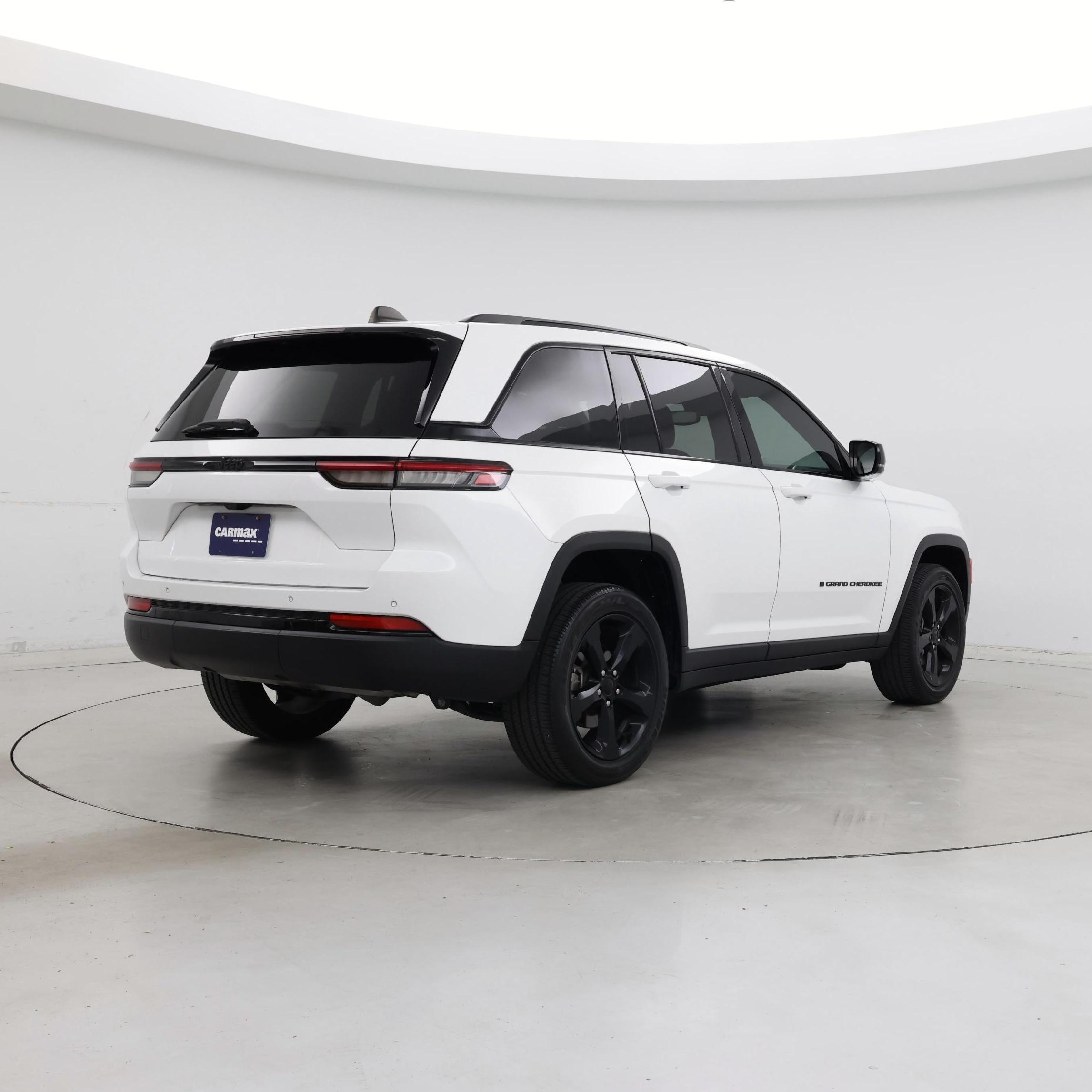 Thumbnail: 2023 Jeep Grand Cherokee - 8