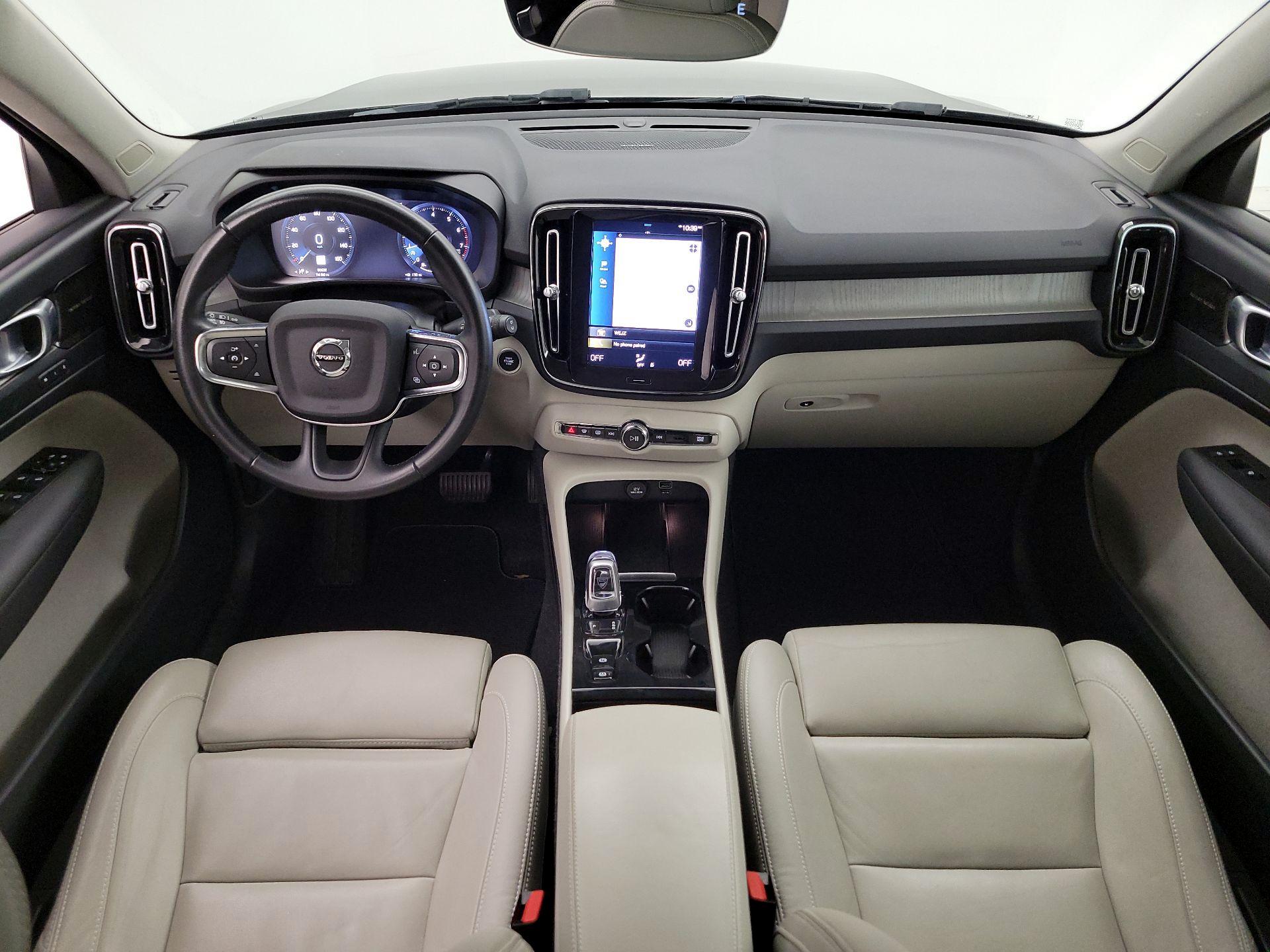 Thumbnail: 2021 Volvo XC40 - 9