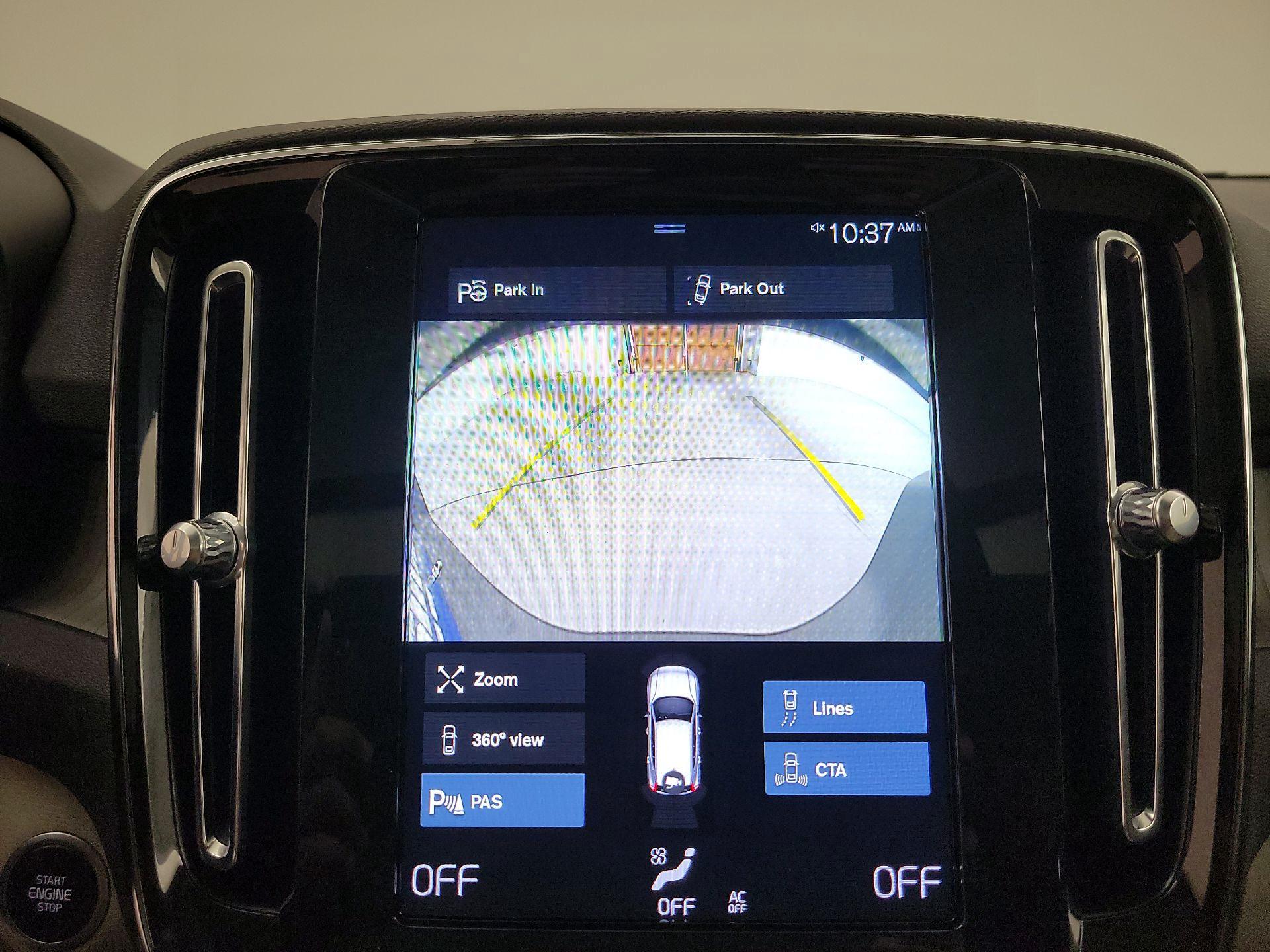 Thumbnail: 2021 Volvo XC40 - 15