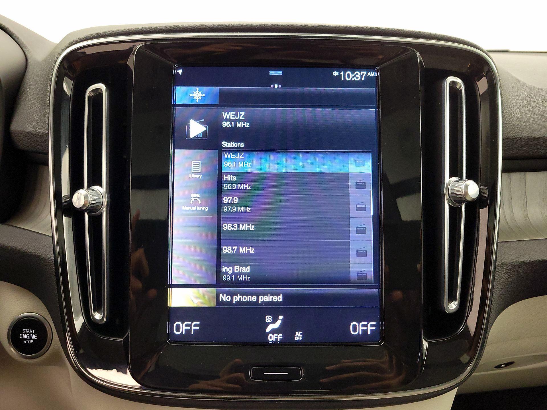 Thumbnail: 2021 Volvo XC40 - 16