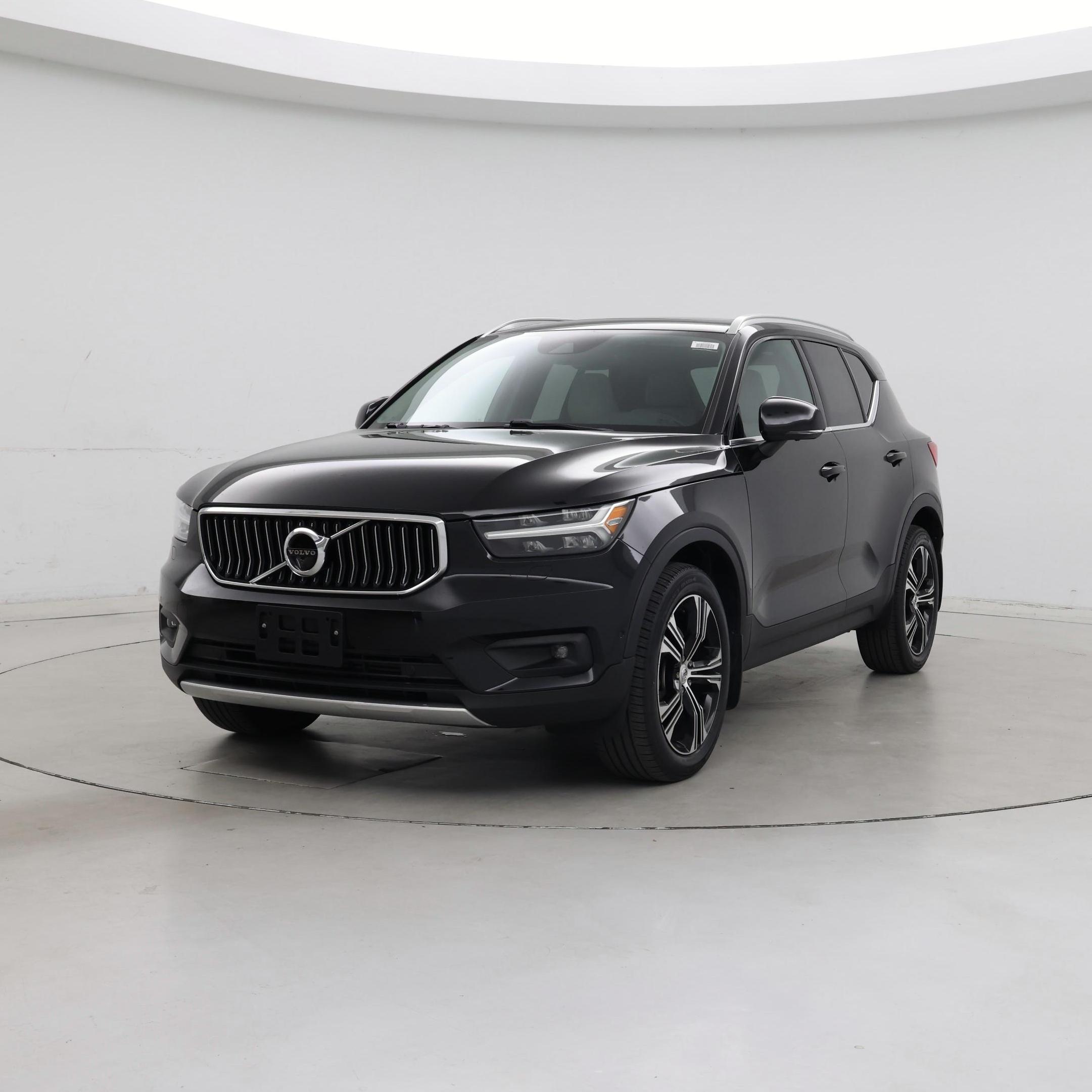 Thumbnail: 2021 Volvo XC40 - 4
