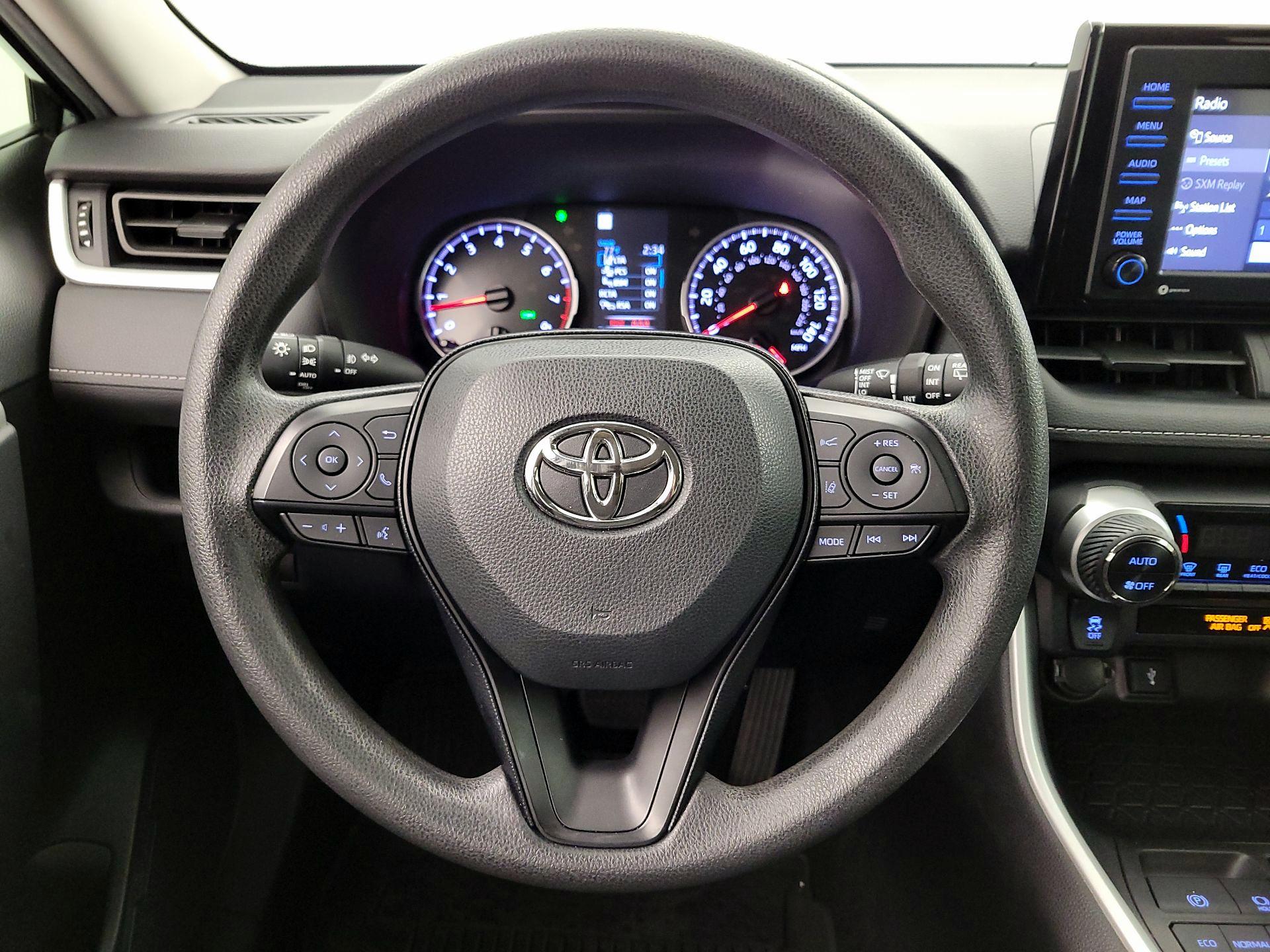 Thumbnail: 2020 Toyota RAV4 - 10