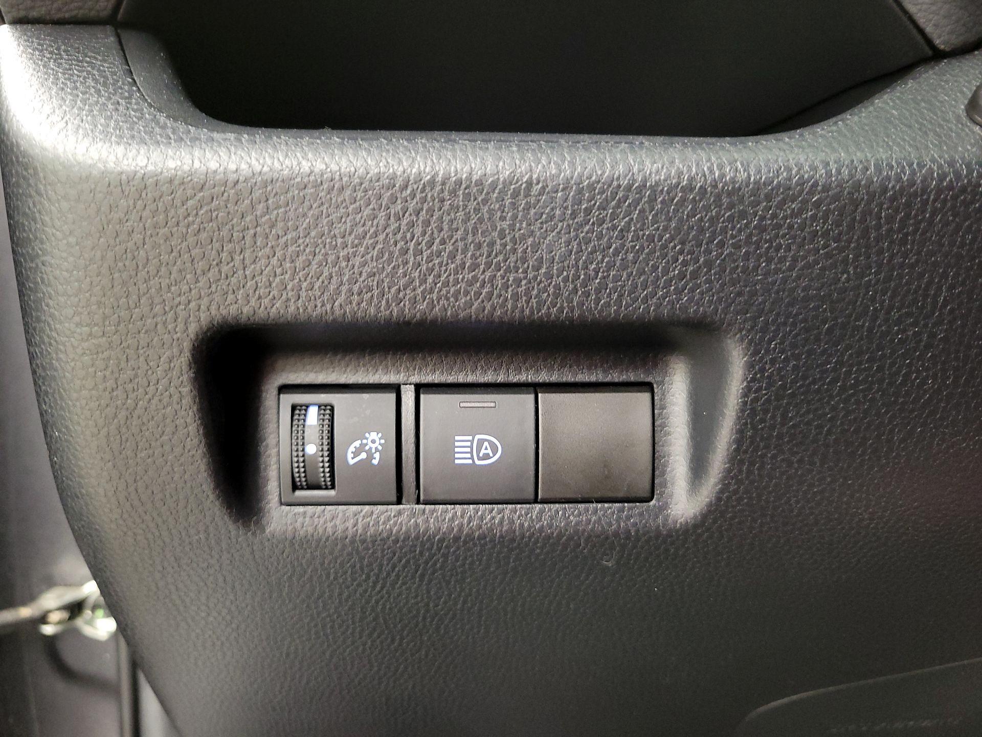 Thumbnail: 2020 Toyota RAV4 - 13