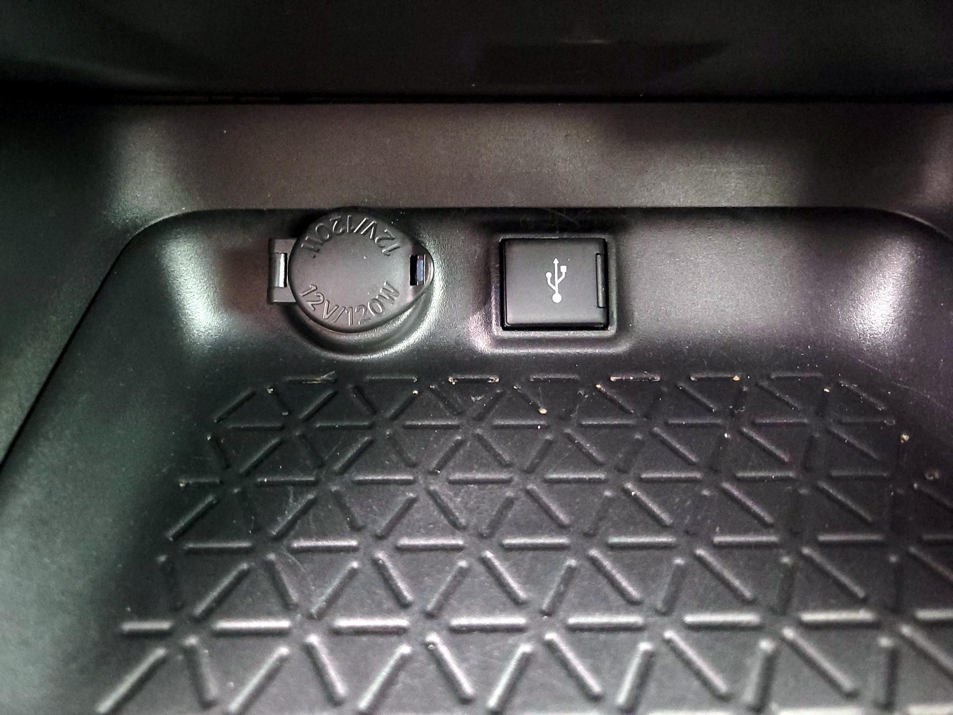 Thumbnail: 2020 Toyota RAV4 - 18