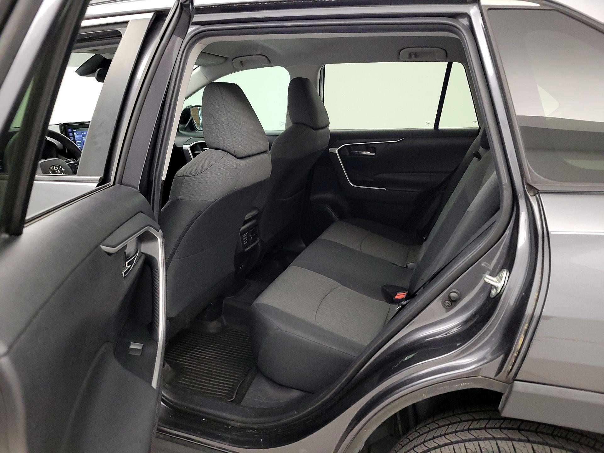 Thumbnail: 2020 Toyota RAV4 - 19