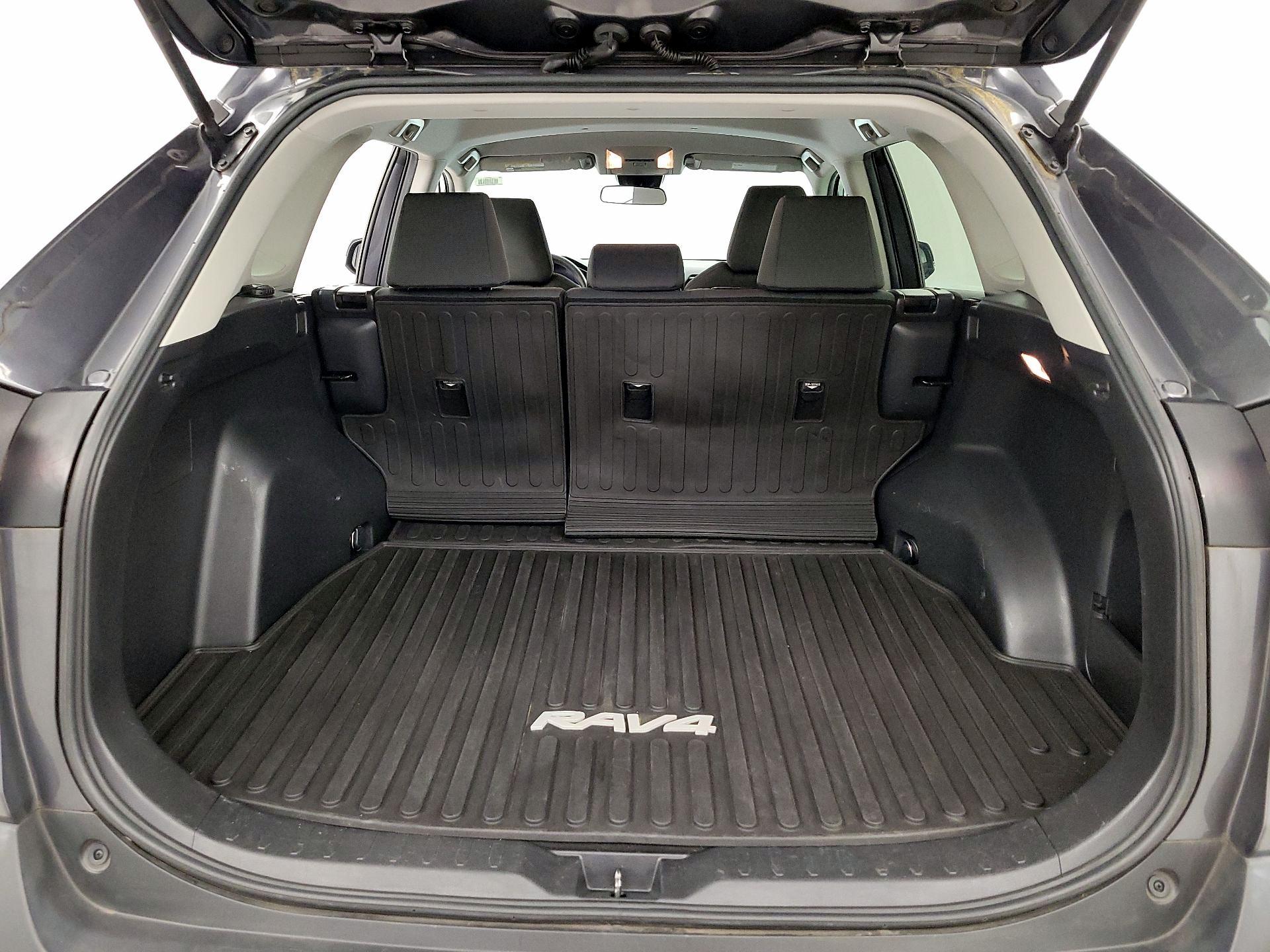 Thumbnail: 2020 Toyota RAV4 - 20