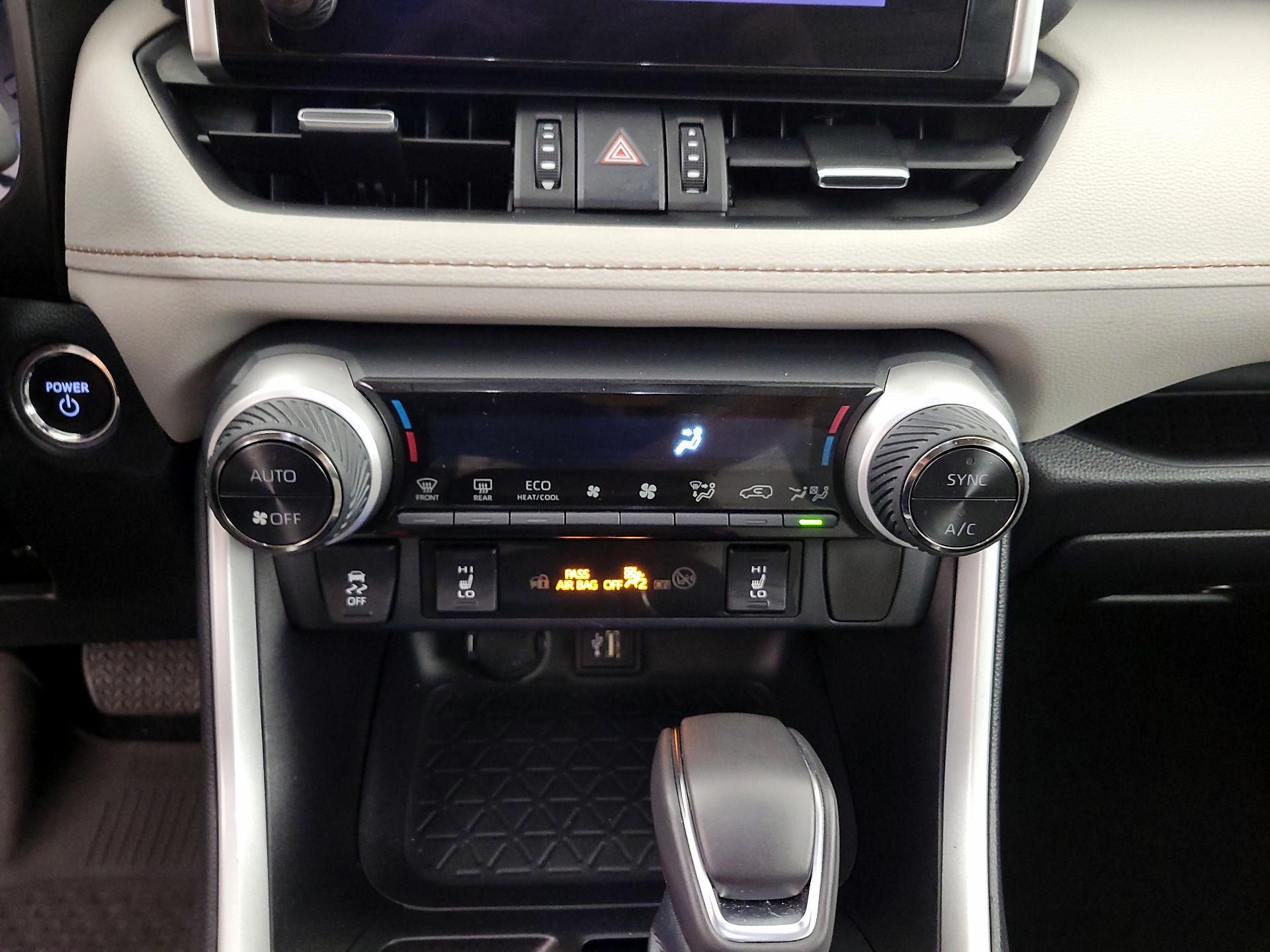 Thumbnail: 2024 Toyota RAV4 - 16