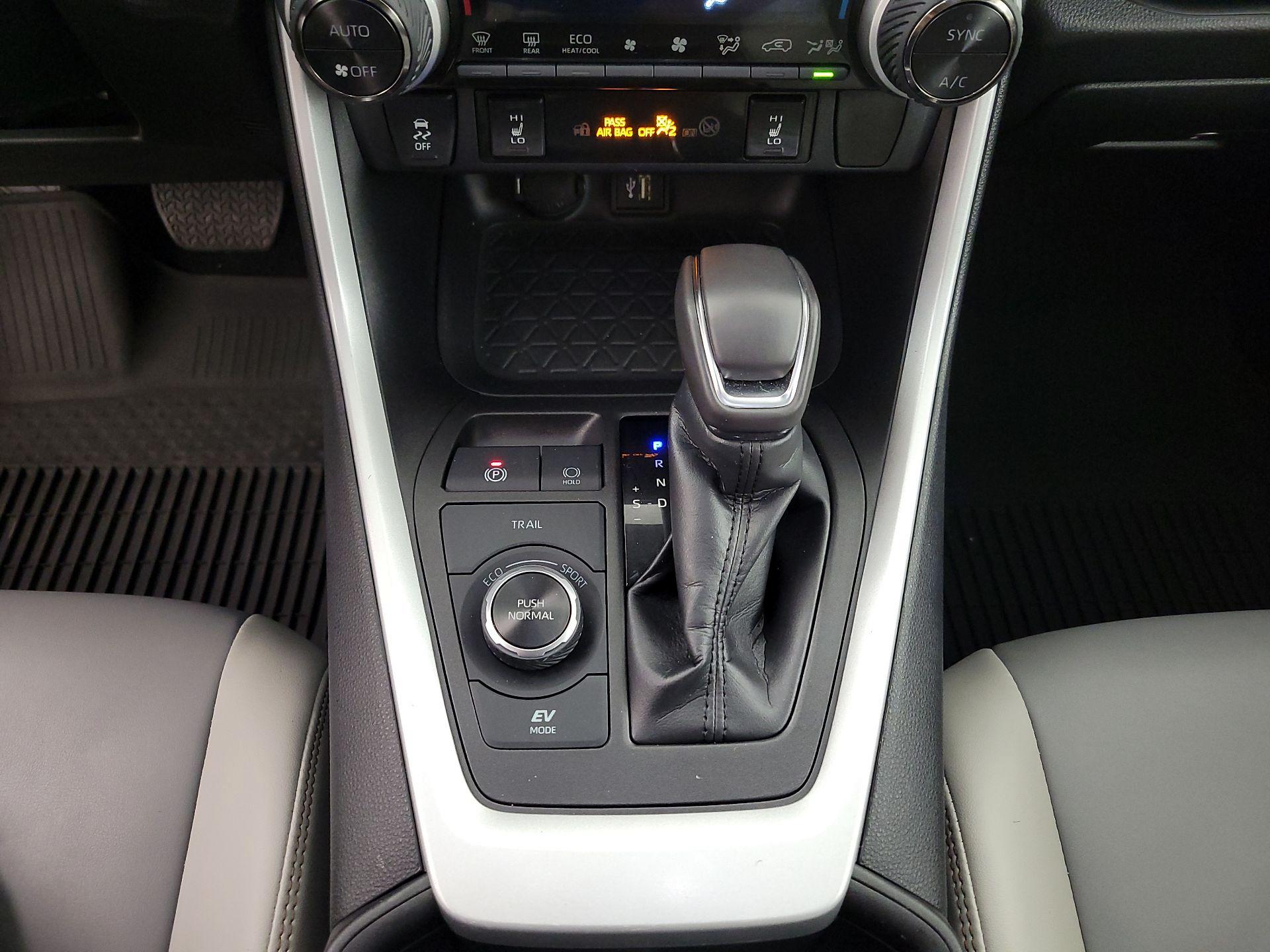 Thumbnail: 2024 Toyota RAV4 - 17