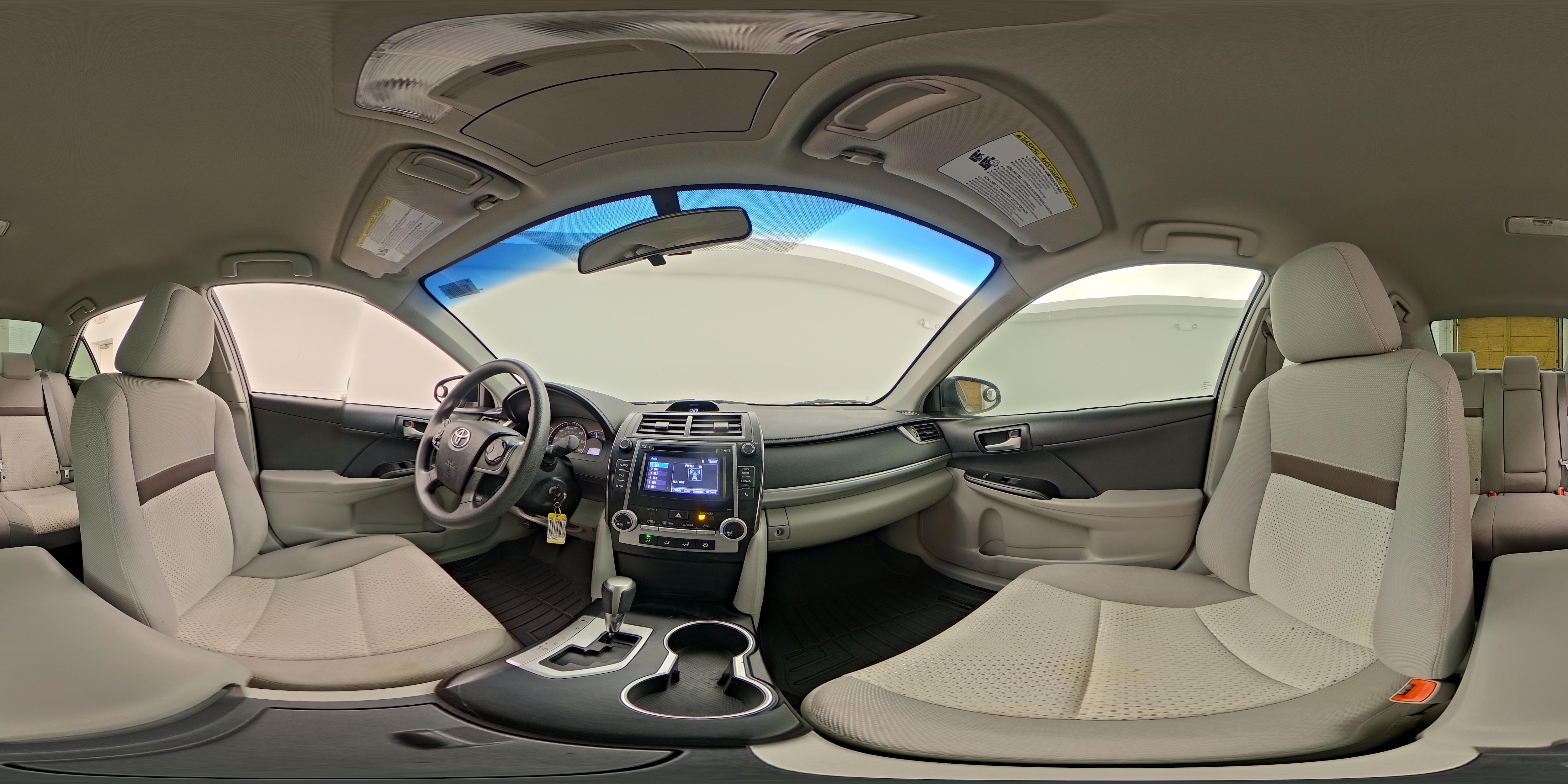 2014 Toyota Camry LE - Photo 23
