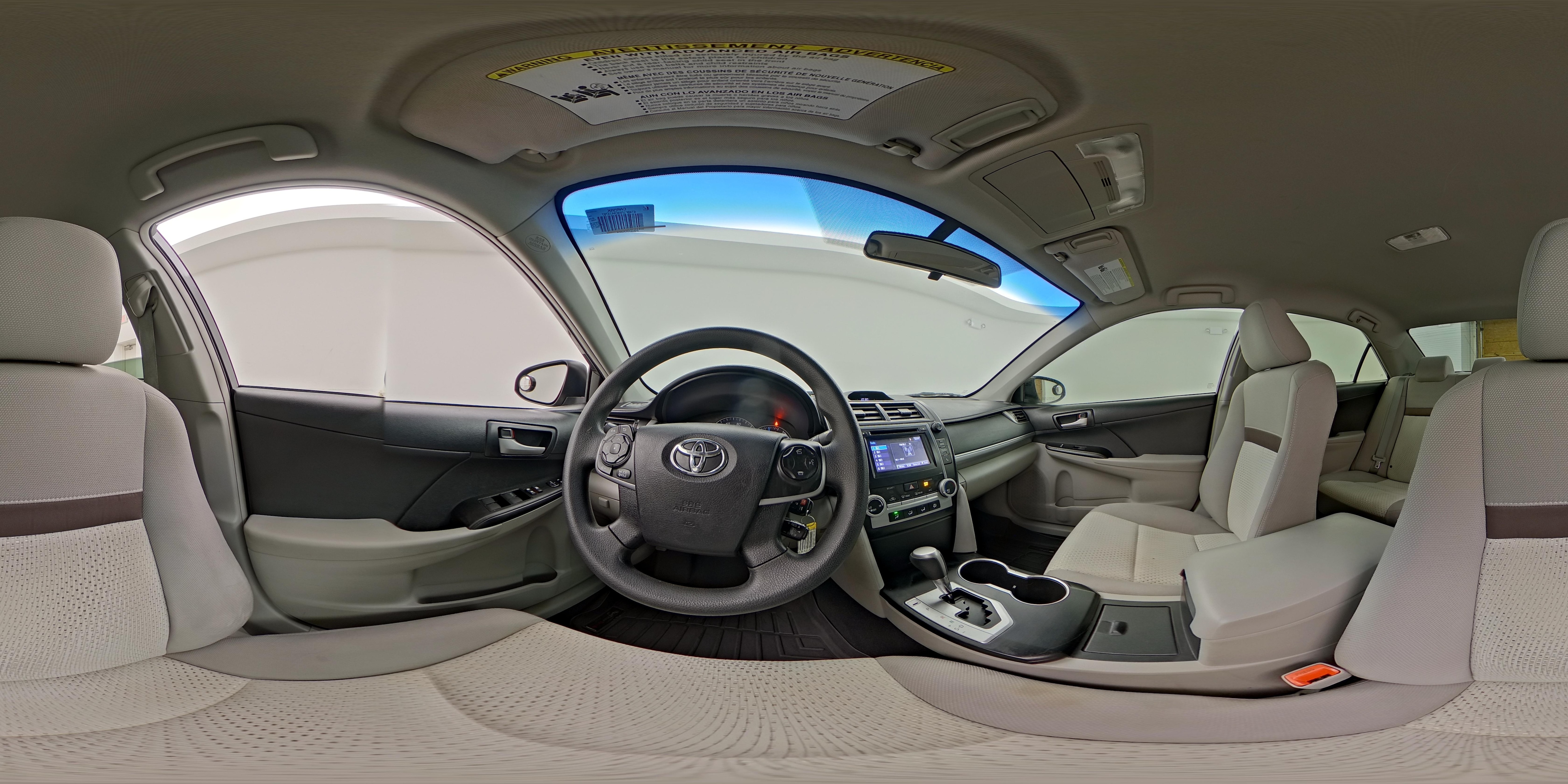 2014 Toyota Camry LE - Photo 25