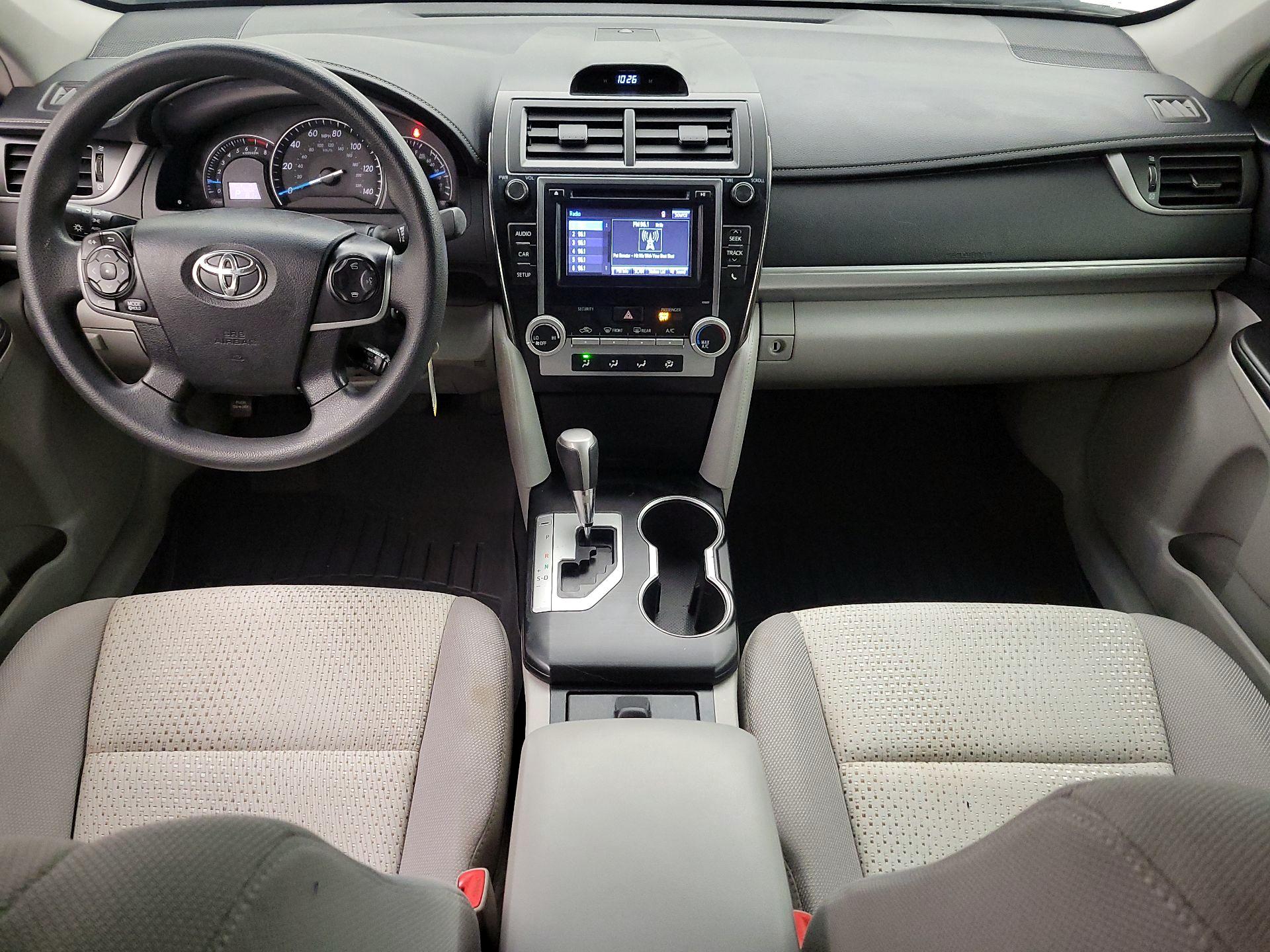 Thumbnail: 2014 Toyota Camry - 9
