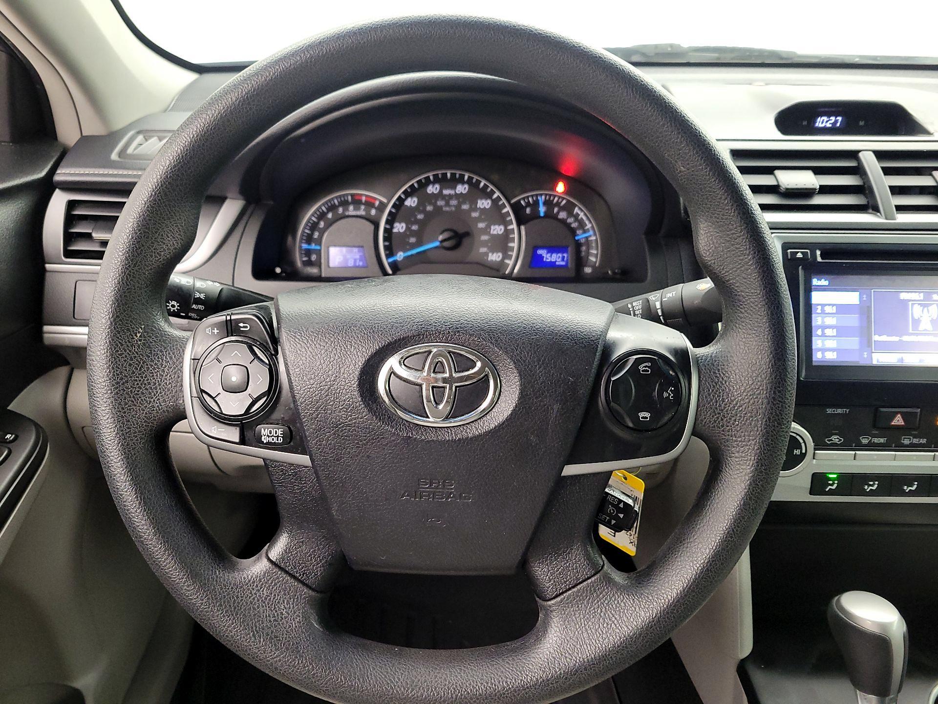 Thumbnail: 2014 Toyota Camry - 10