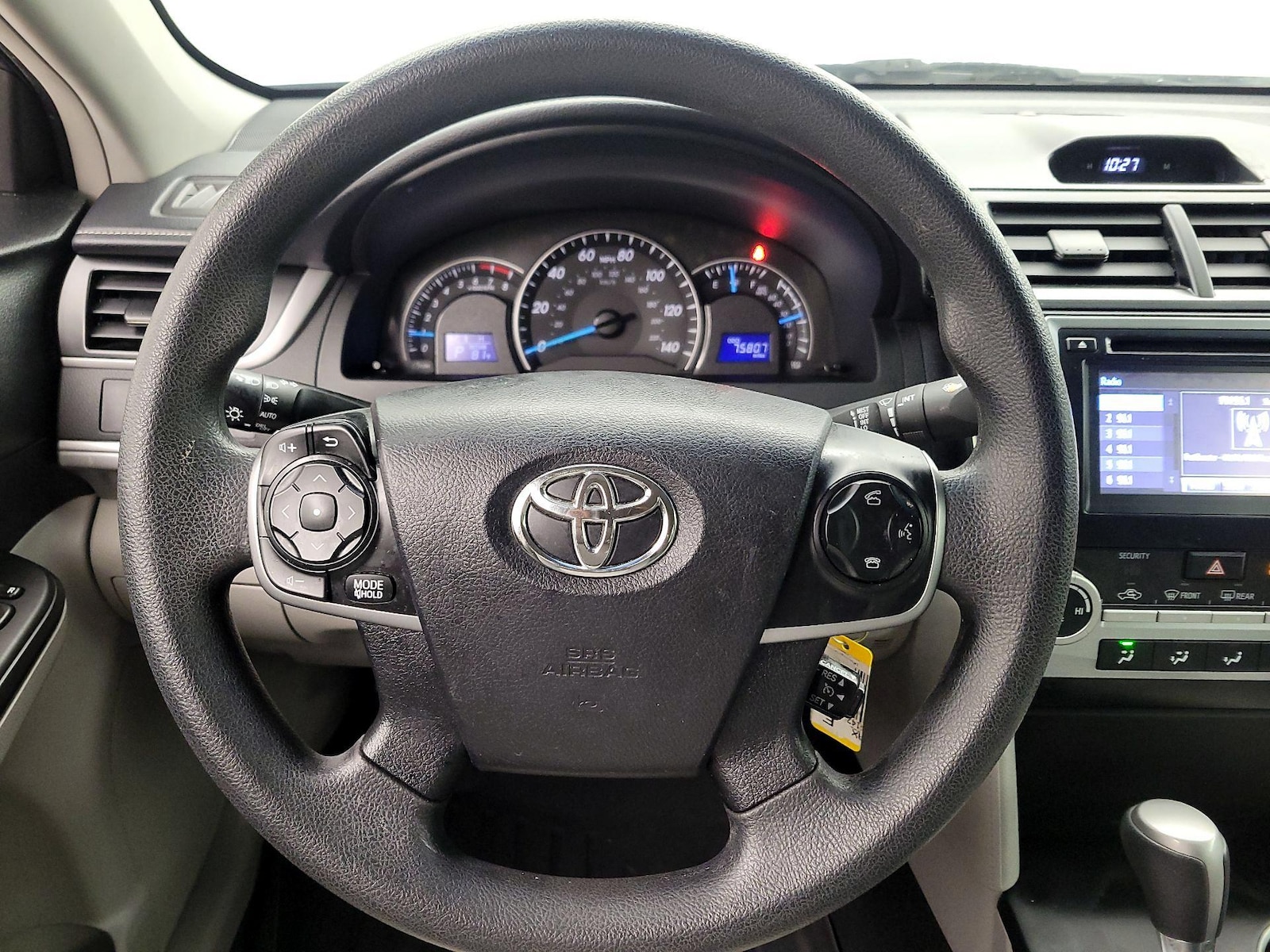 2014 Toyota Camry LE - Photo 11