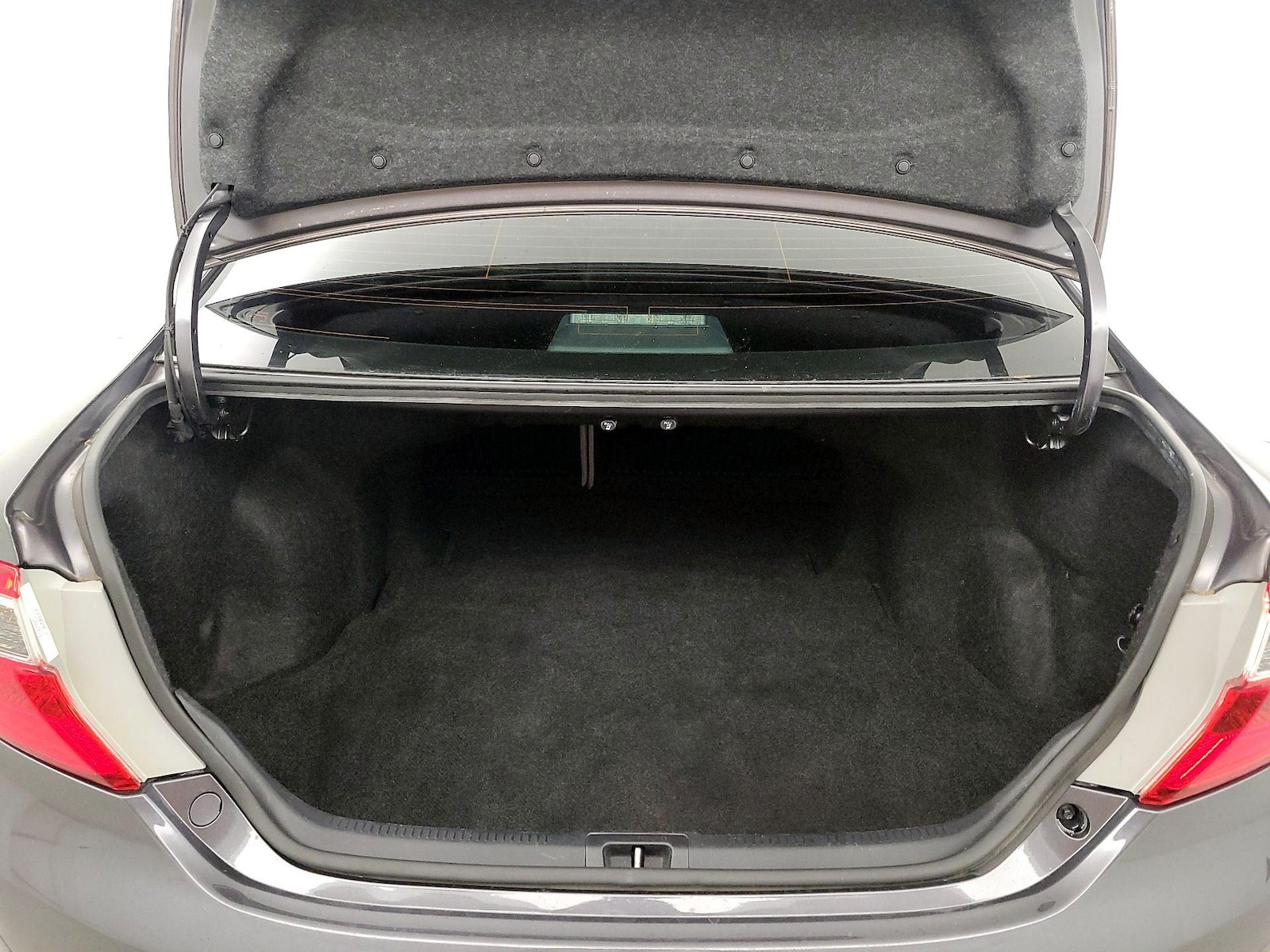 2014 Toyota Camry LE - Photo 20