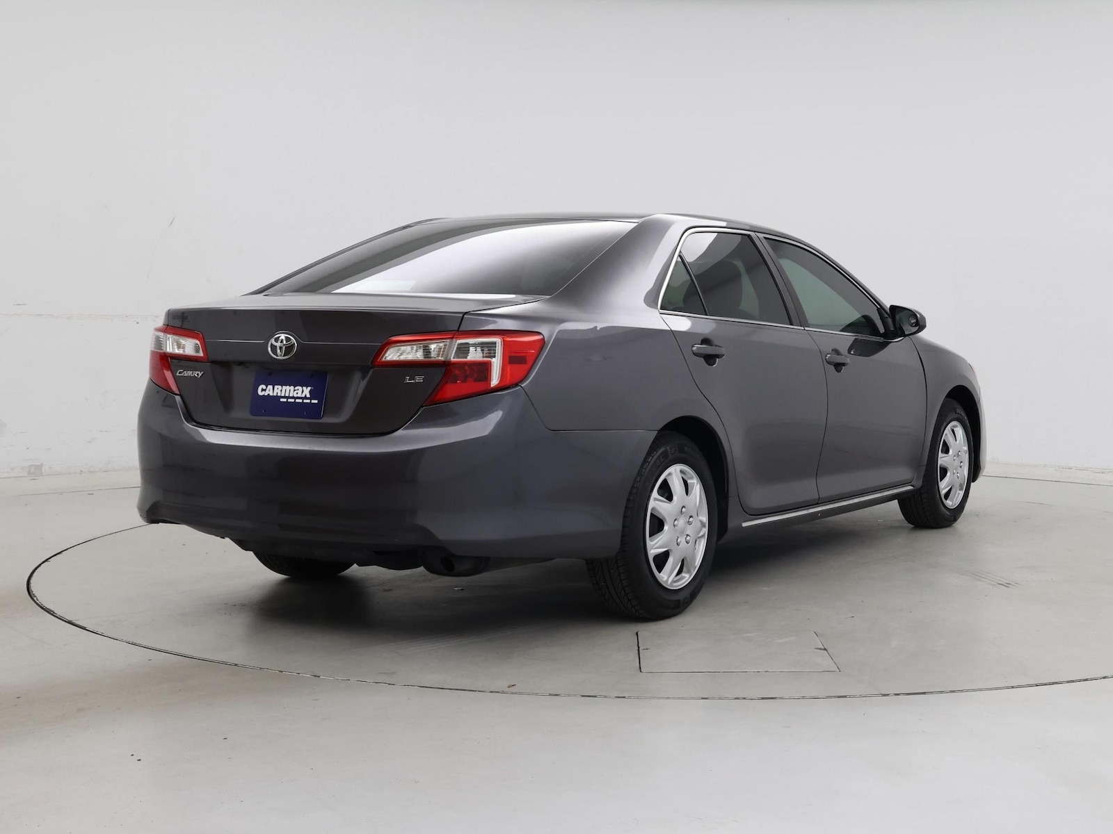 2014 Toyota Camry LE - Photo 9