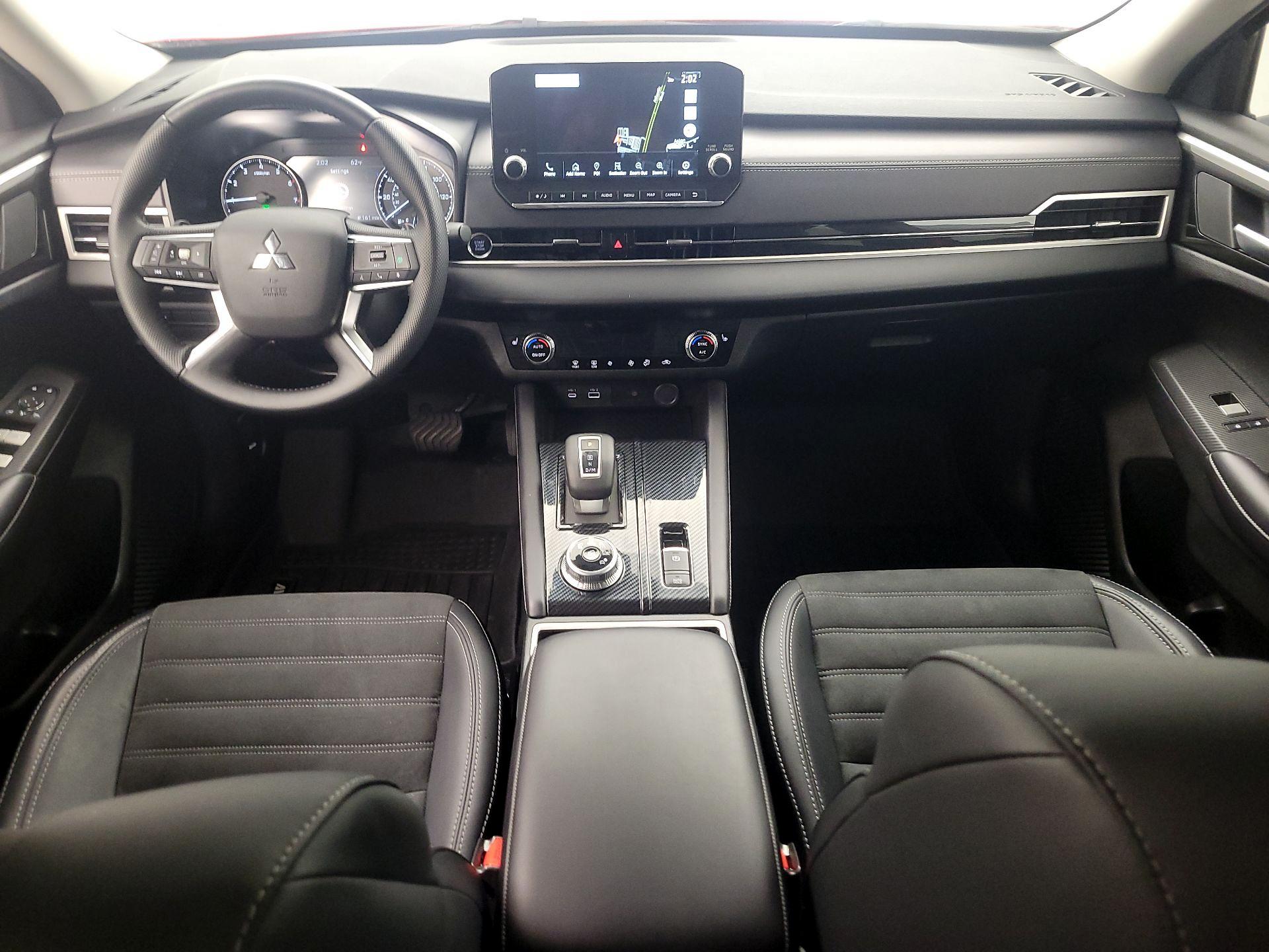 Thumbnail: 2024 Mitsubishi Outlander - 9