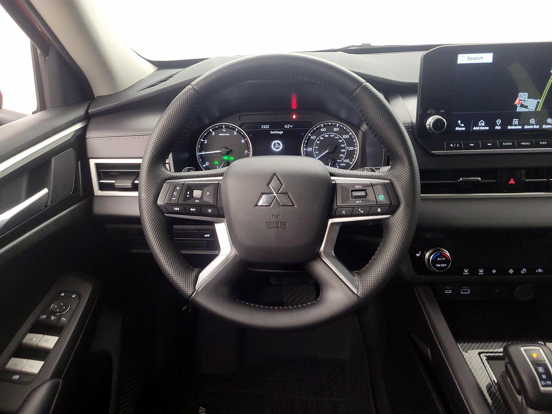 Thumbnail: 2024 Mitsubishi Outlander - 10