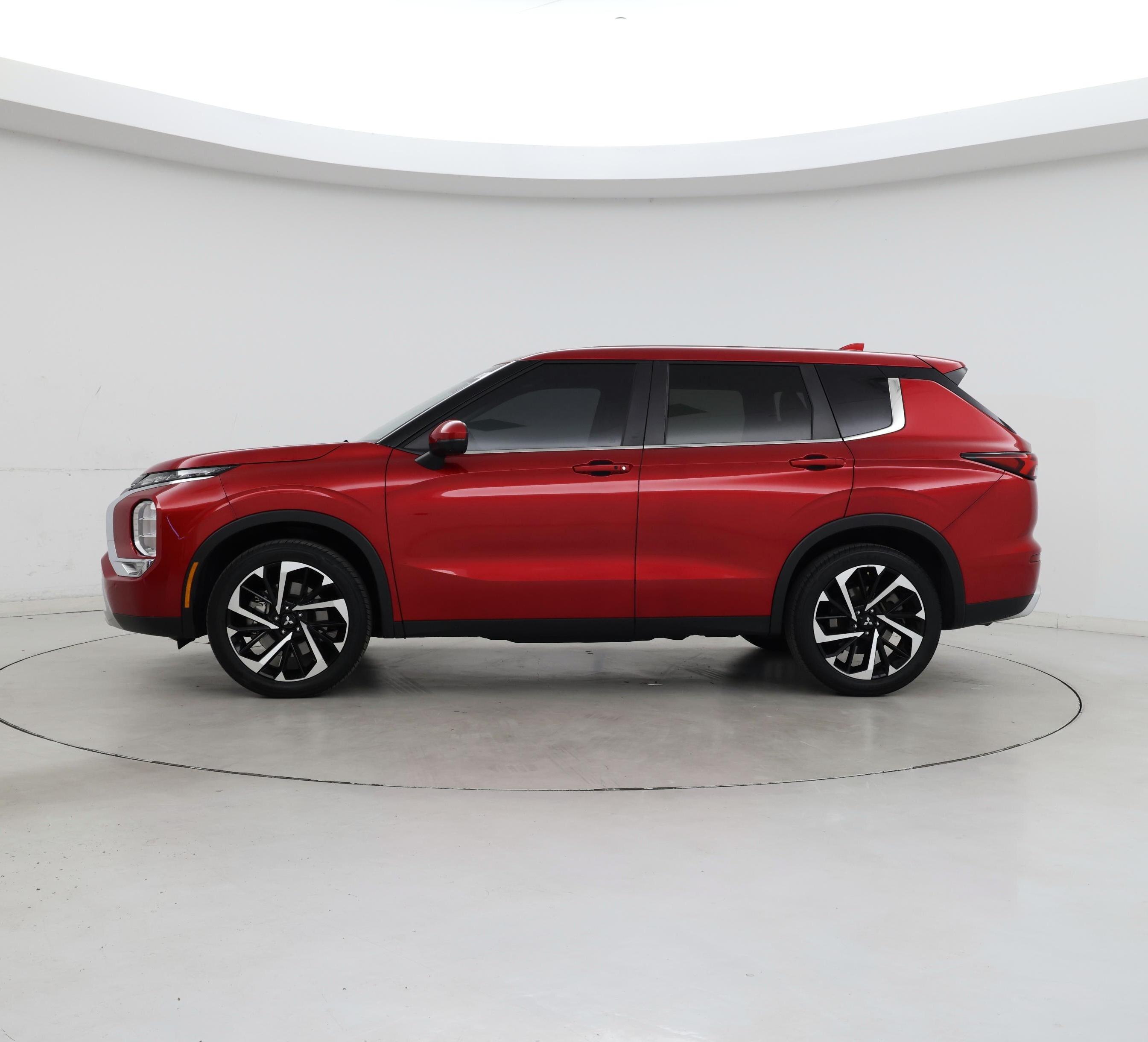 Thumbnail: 2024 Mitsubishi Outlander - 3