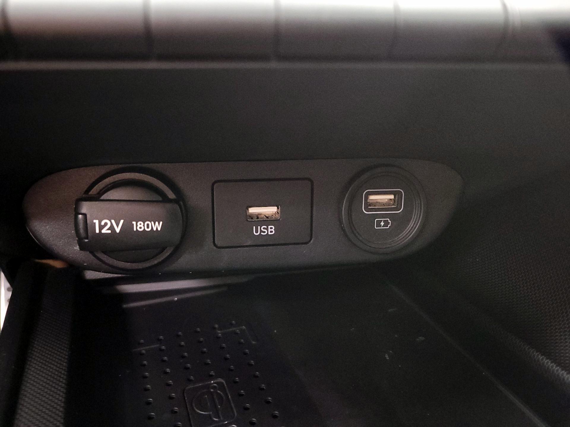 Thumbnail: 2023 Hyundai Elantra - 18