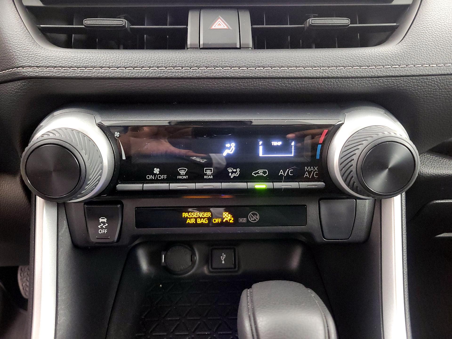 Thumbnail: 2022 Toyota RAV4 - 16