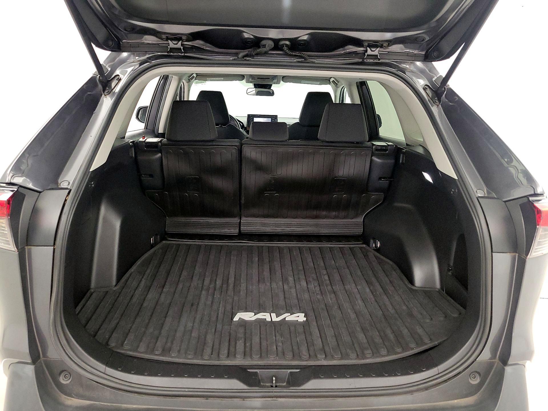 Thumbnail: 2022 Toyota RAV4 - 20