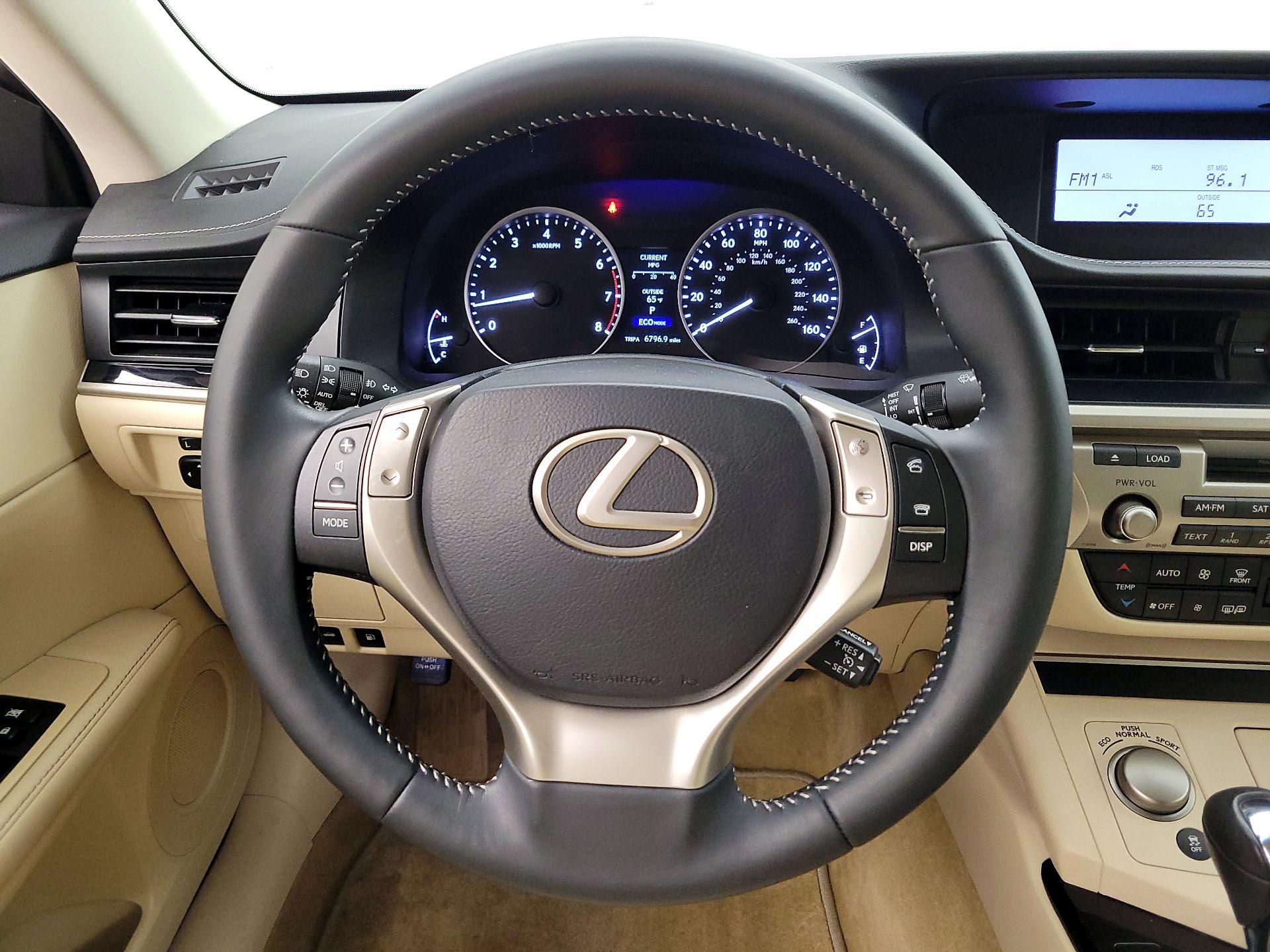 Thumbnail: 2014 Lexus ES - 10