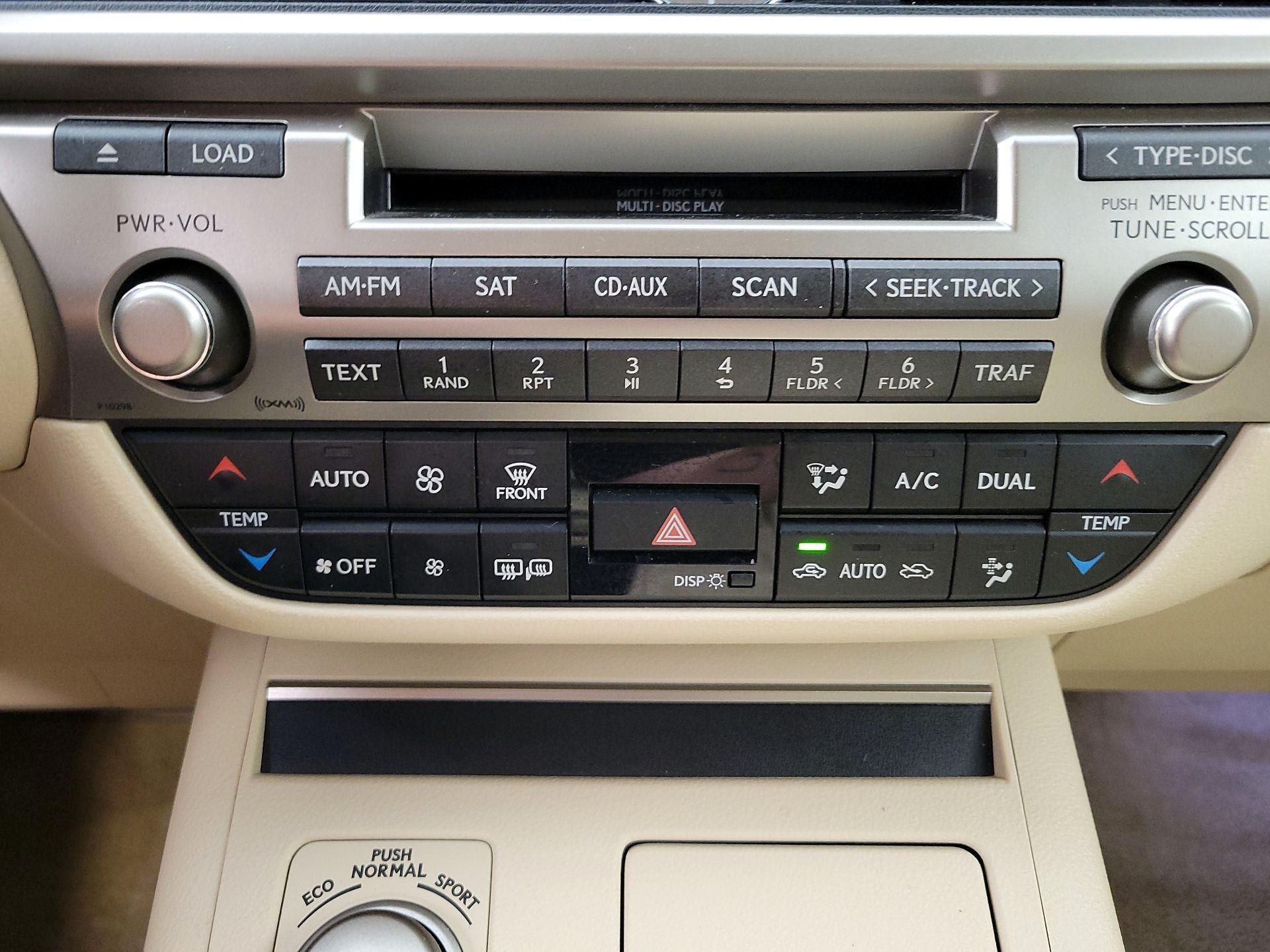 Thumbnail: 2014 Lexus ES - 15