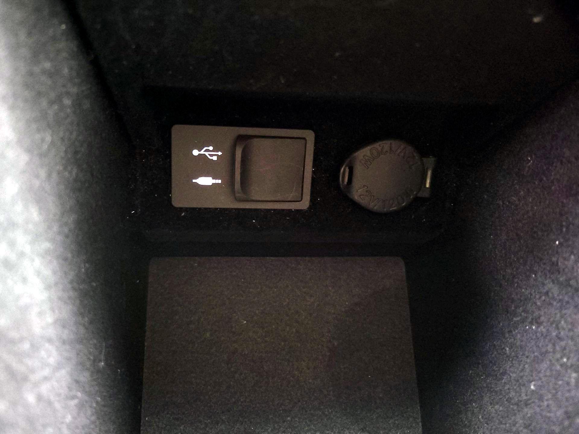 Thumbnail: 2014 Lexus ES - 17