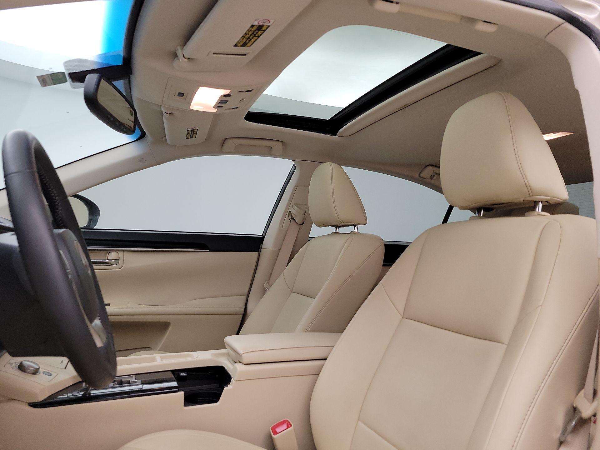 Thumbnail: 2014 Lexus ES - 18