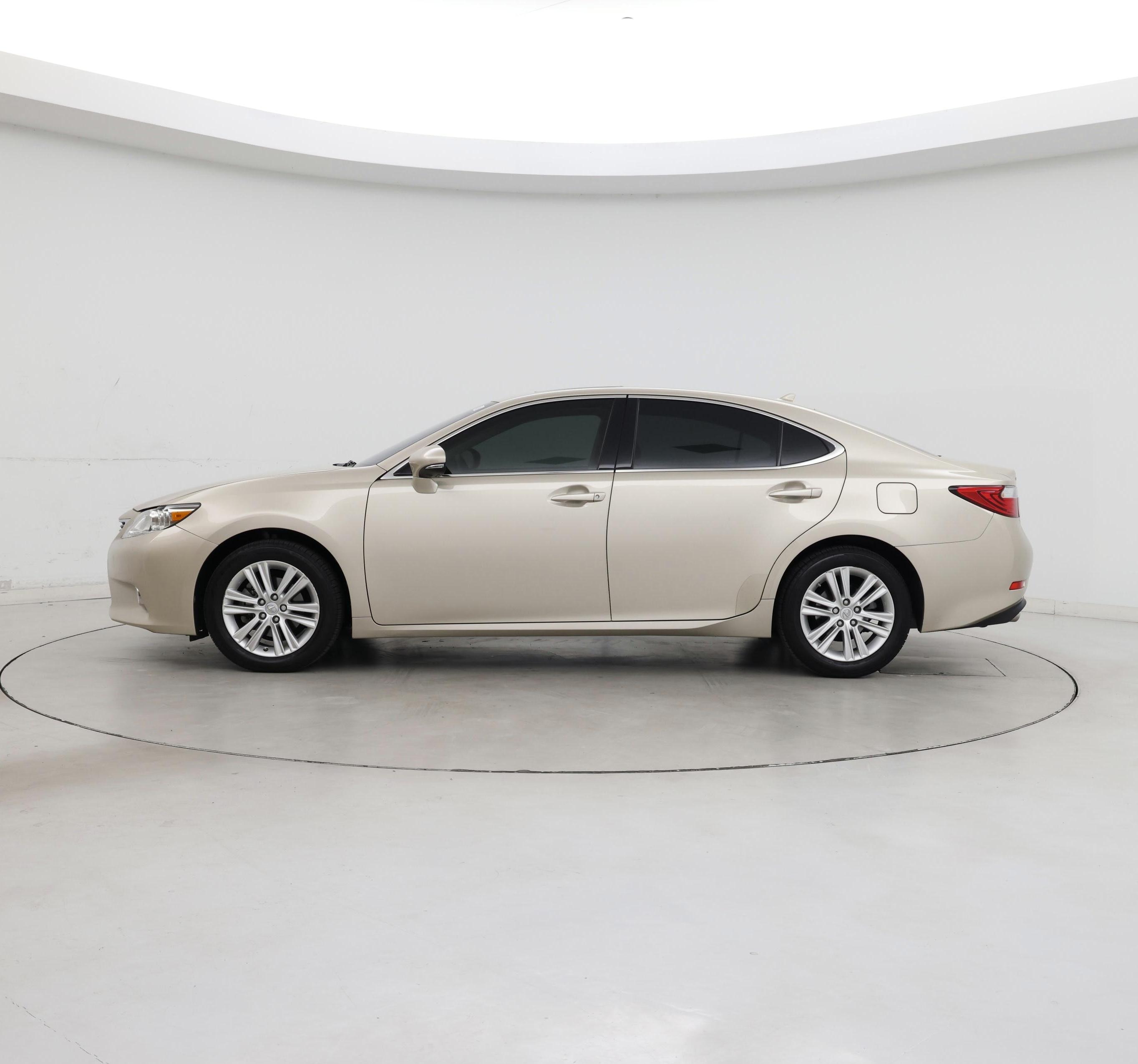 Thumbnail: 2014 Lexus ES - 3